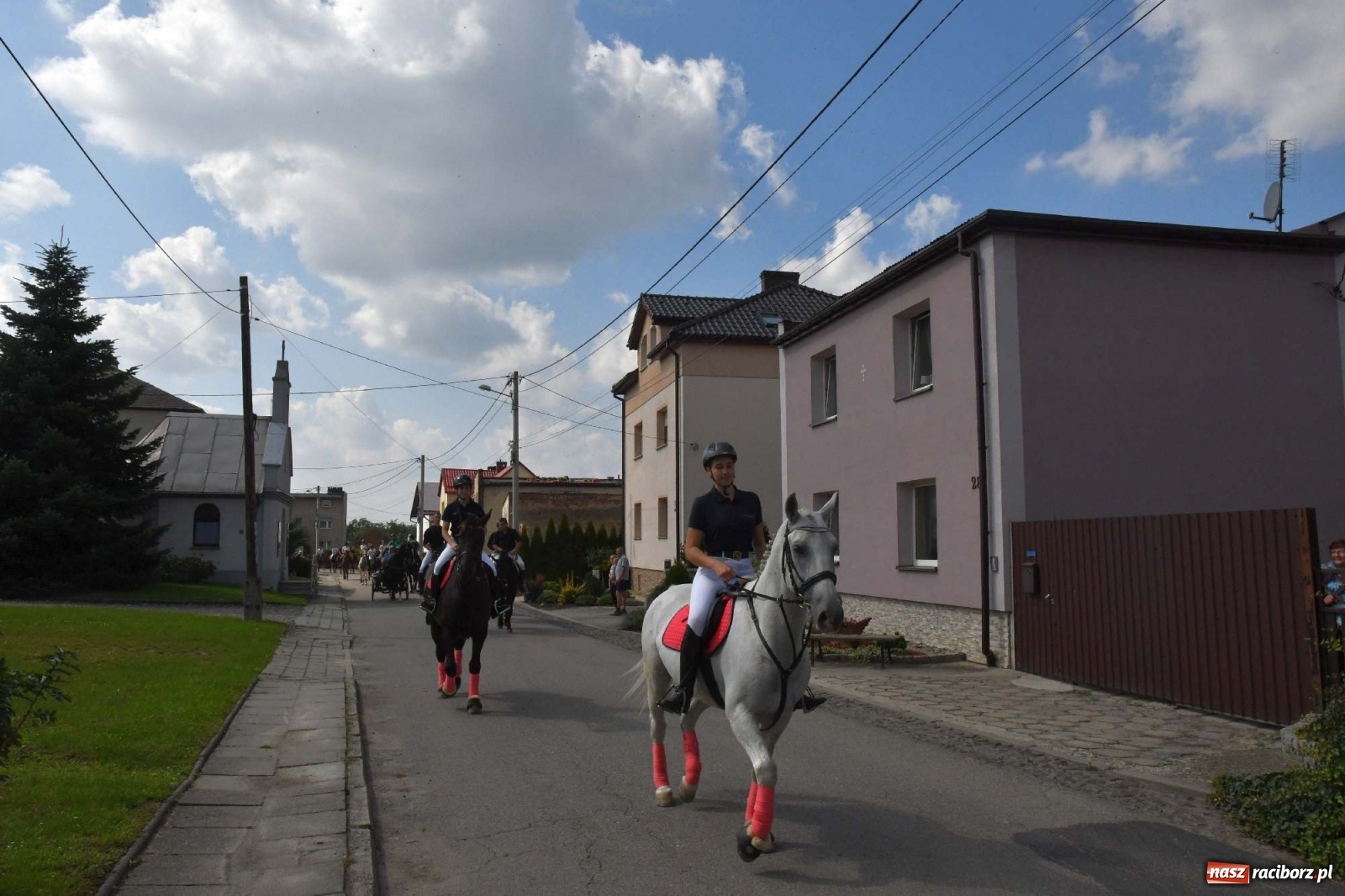 Zdjęcie w galerii na portalu naszraciborz.pl: Hubertus w Żerdzinach. Jakub Niedbała dopadł lisa [FOTO i WIDEO] wiadomości z regionu