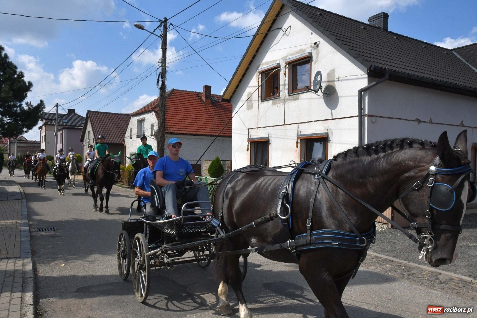 Zdjęcie w galerii na portalu naszraciborz.pl: Hubertus w Żerdzinach. Jakub Niedbała dopadł lisa [FOTO i WIDEO] wiadomości z regionu