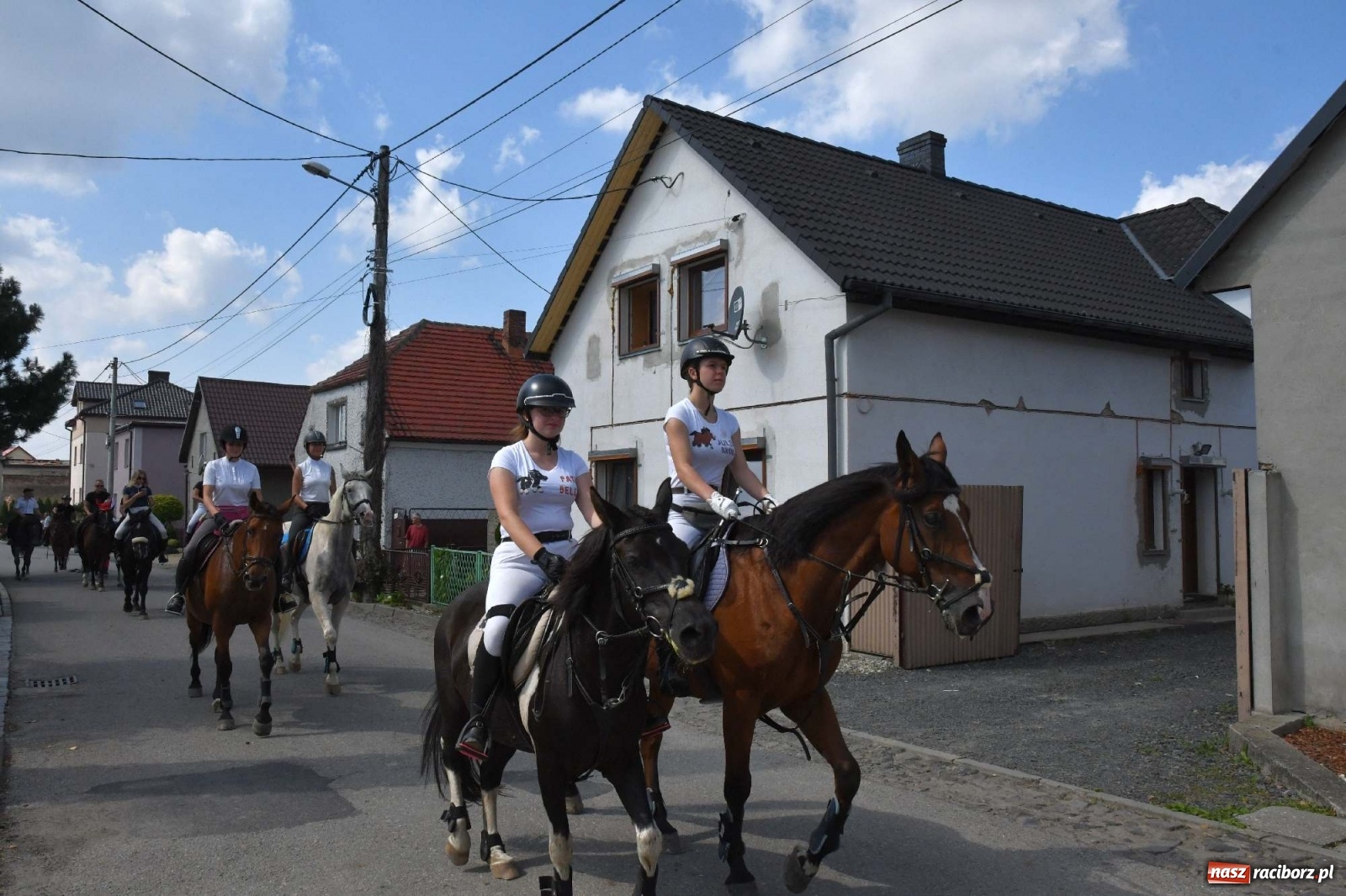 Zdjęcie w galerii na portalu naszraciborz.pl: Hubertus w Żerdzinach. Jakub Niedbała dopadł lisa [FOTO i WIDEO] wiadomości z regionu
