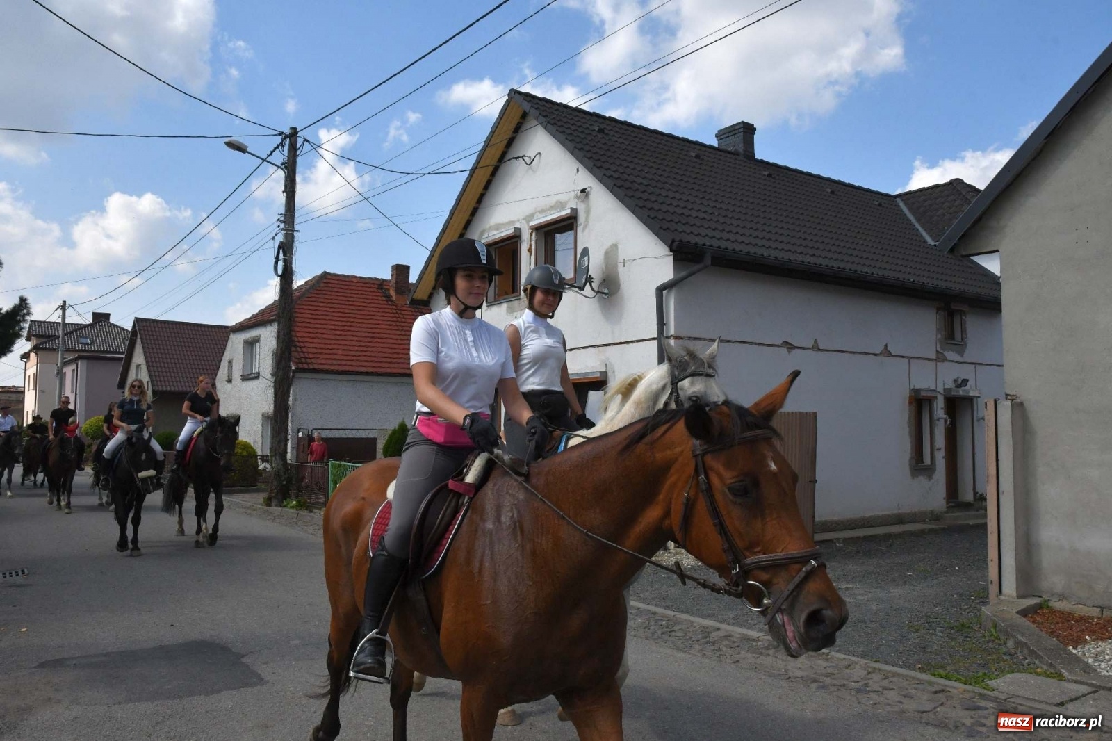 Zdjęcie w galerii na portalu naszraciborz.pl: Hubertus w Żerdzinach. Jakub Niedbała dopadł lisa [FOTO i WIDEO] wiadomości z regionu