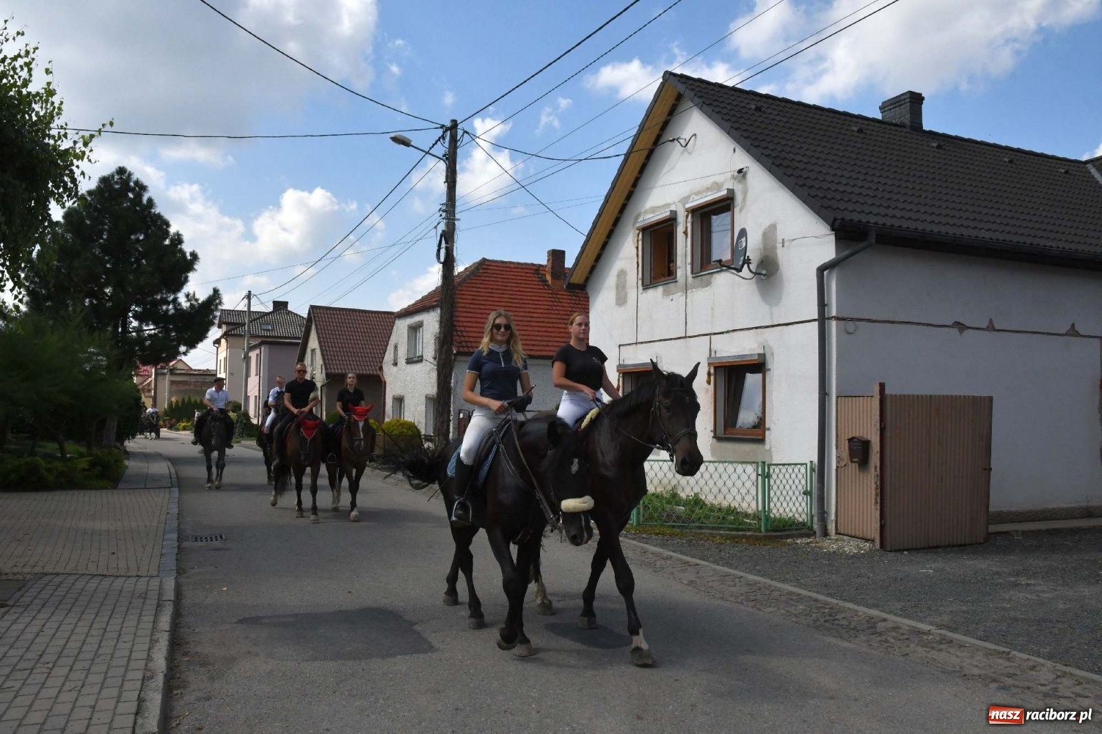 Zdjęcie w galerii na portalu naszraciborz.pl: Hubertus w Żerdzinach. Jakub Niedbała dopadł lisa [FOTO i WIDEO] wiadomości z regionu