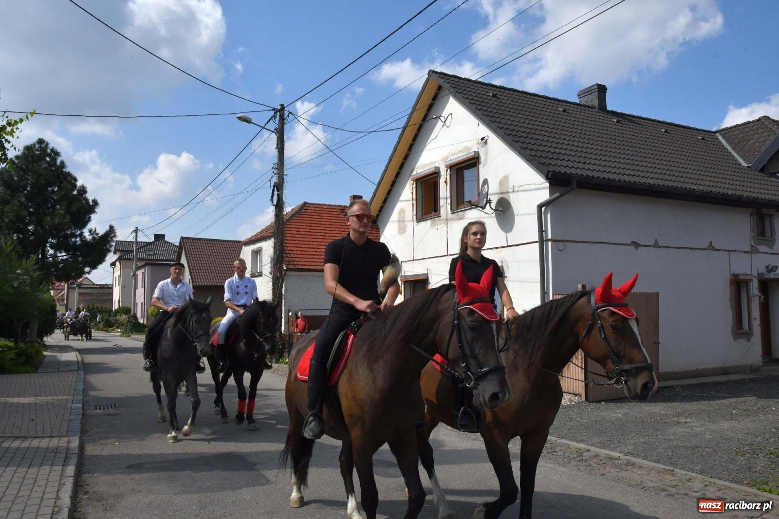 Zdjęcie w galerii na portalu naszraciborz.pl: Hubertus w Żerdzinach. Jakub Niedbała dopadł lisa [FOTO i WIDEO] wiadomości z regionu