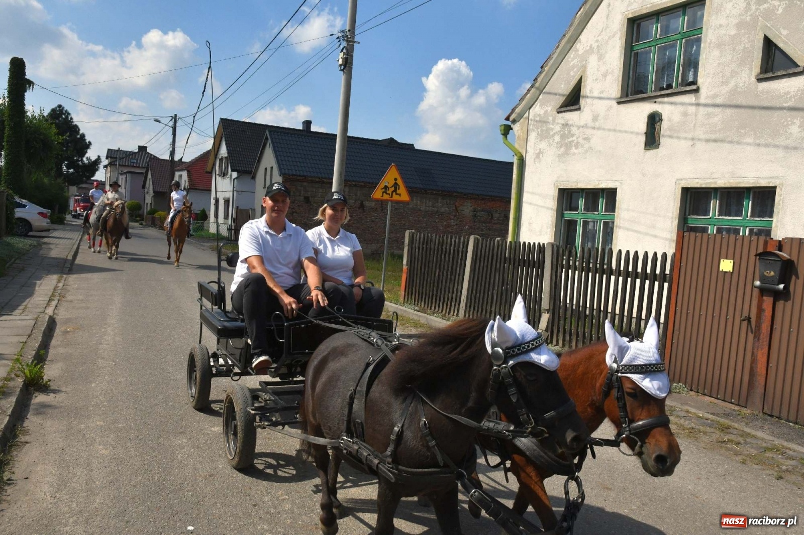 Zdjęcie w galerii na portalu naszraciborz.pl: Hubertus w Żerdzinach. Jakub Niedbała dopadł lisa [FOTO i WIDEO] wiadomości z regionu