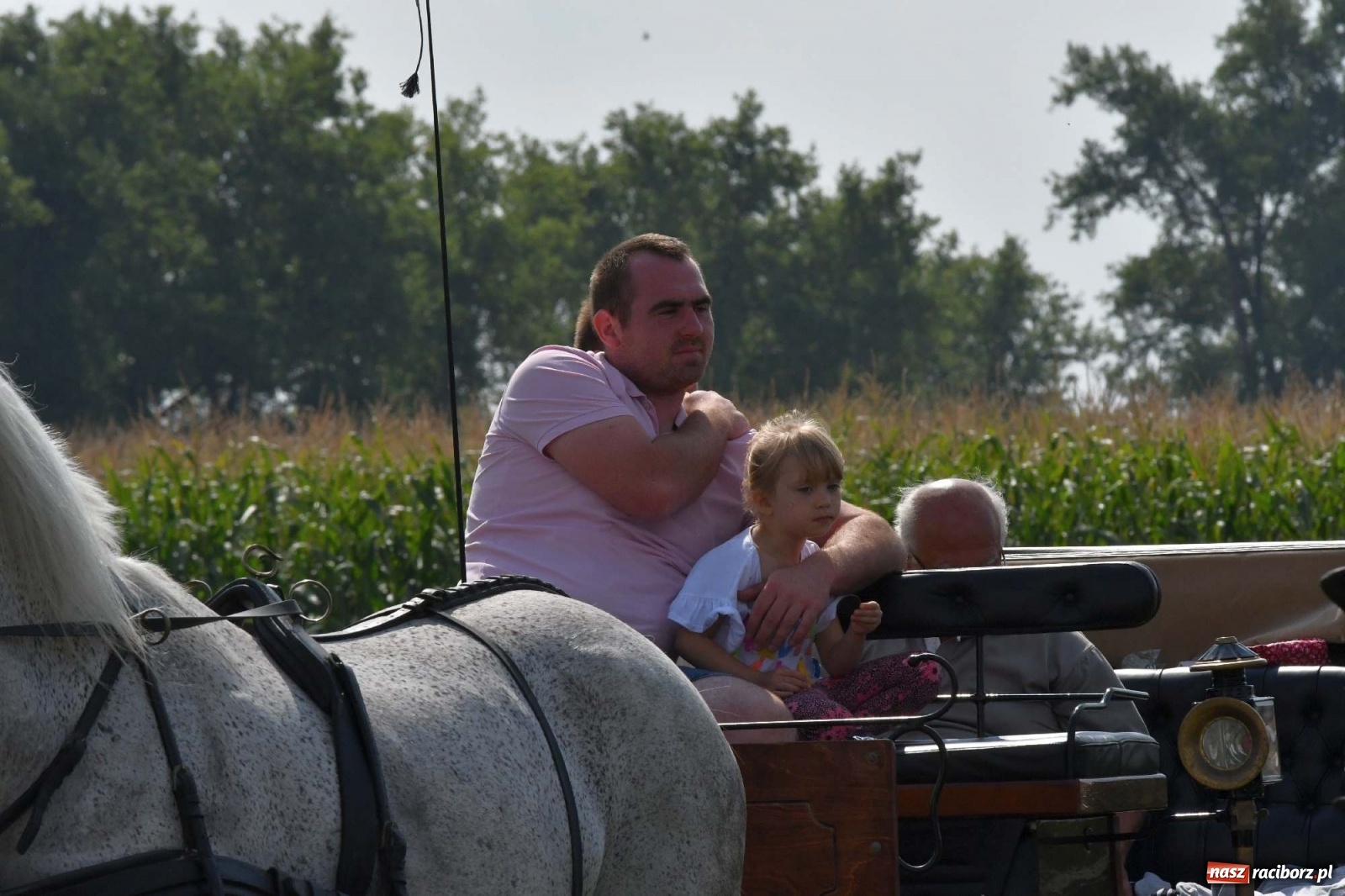 Zdjęcie w galerii na portalu naszraciborz.pl: Hubertus w Żerdzinach. Jakub Niedbała dopadł lisa [FOTO i WIDEO] wiadomości z regionu