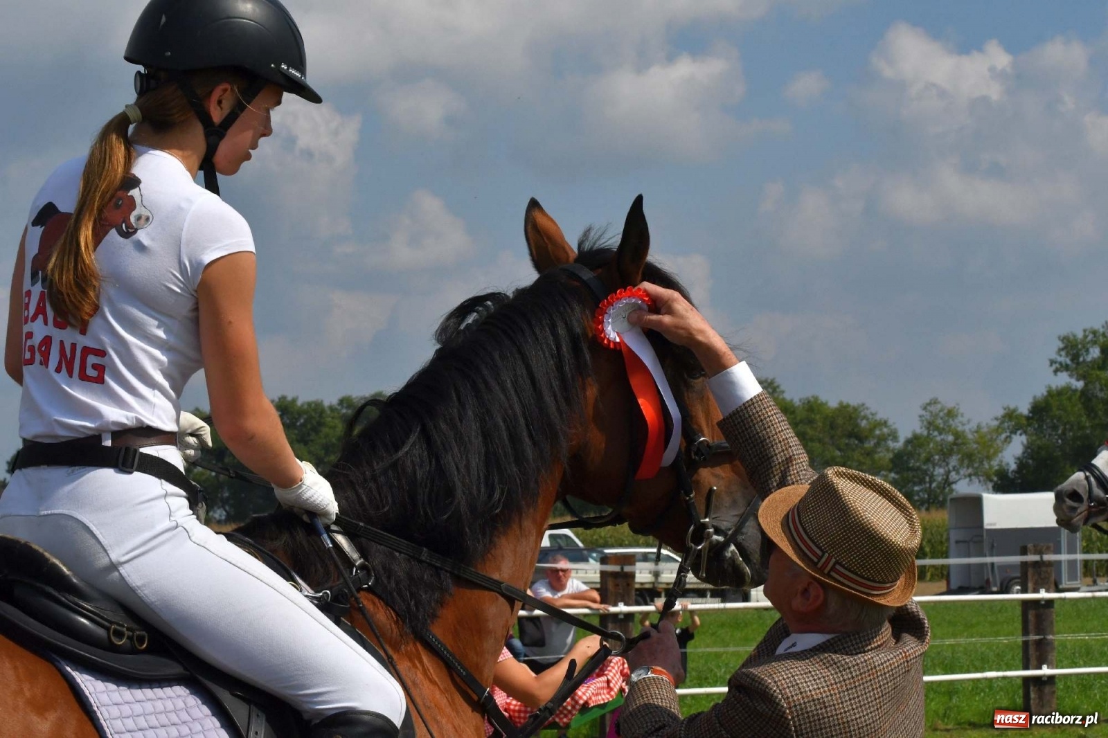 Zdjęcie w galerii na portalu naszraciborz.pl: Hubertus w Żerdzinach. Jakub Niedbała dopadł lisa [FOTO i WIDEO] wiadomości z regionu