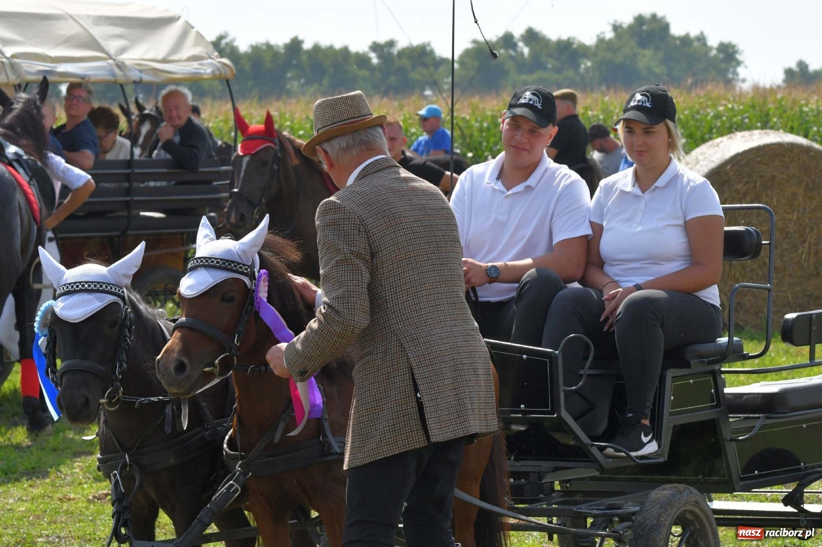 Zdjęcie w galerii na portalu naszraciborz.pl: Hubertus w Żerdzinach. Jakub Niedbała dopadł lisa [FOTO i WIDEO] wiadomości z regionu