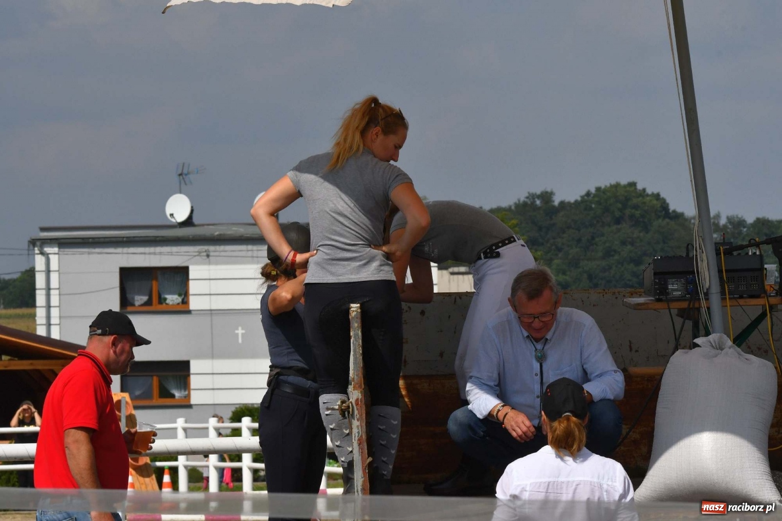 Zdjęcie w galerii na portalu naszraciborz.pl: Hubertus w Żerdzinach. Jakub Niedbała dopadł lisa [FOTO i WIDEO] wiadomości z regionu