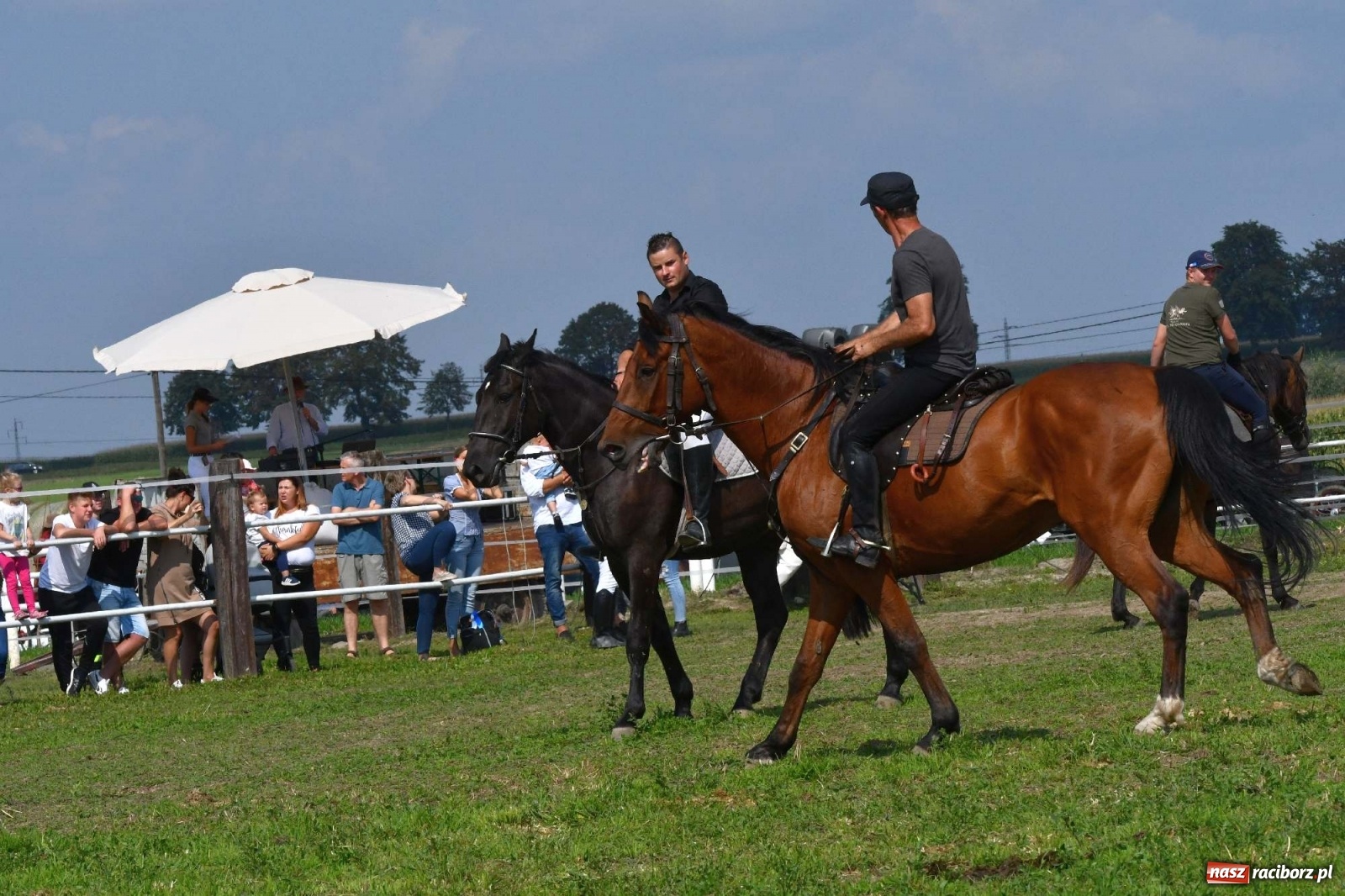 Zdjęcie w galerii na portalu naszraciborz.pl: Hubertus w Żerdzinach. Jakub Niedbała dopadł lisa [FOTO i WIDEO] wiadomości z regionu