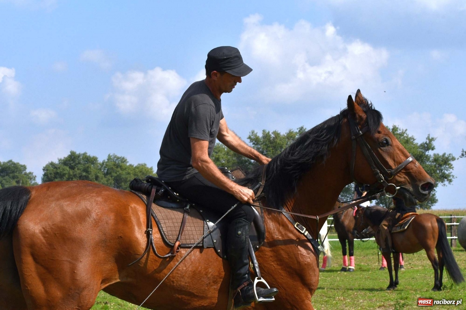 Zdjęcie w galerii na portalu naszraciborz.pl: Hubertus w Żerdzinach. Jakub Niedbała dopadł lisa [FOTO i WIDEO] wiadomości z regionu