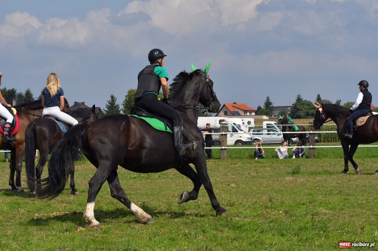 Zdjęcie w galerii na portalu naszraciborz.pl: Hubertus w Żerdzinach. Jakub Niedbała dopadł lisa [FOTO i WIDEO] wiadomości z regionu