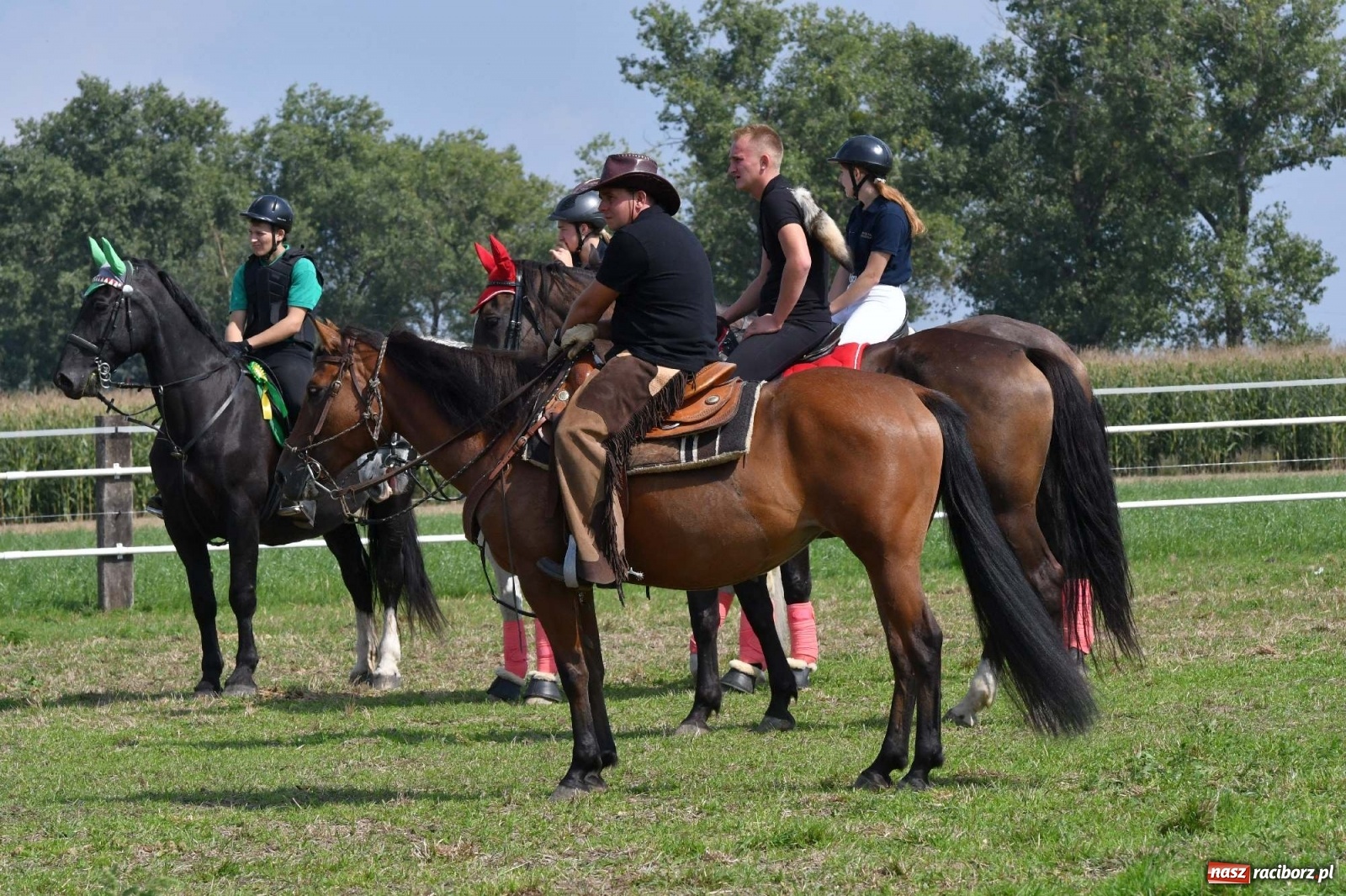 Zdjęcie w galerii na portalu naszraciborz.pl: Hubertus w Żerdzinach. Jakub Niedbała dopadł lisa [FOTO i WIDEO] wiadomości z regionu