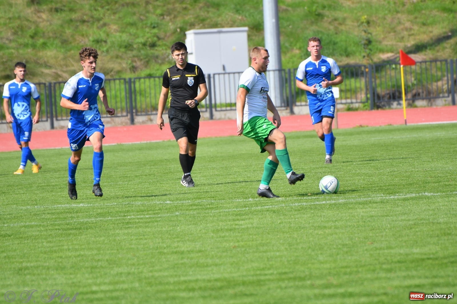 Zdjęcie w galerii na portalu naszraciborz.pl: Unia Racibórz przyćmiła Gwiazdę ze Skrzyszowa [FOTO] wiadomości z regionu