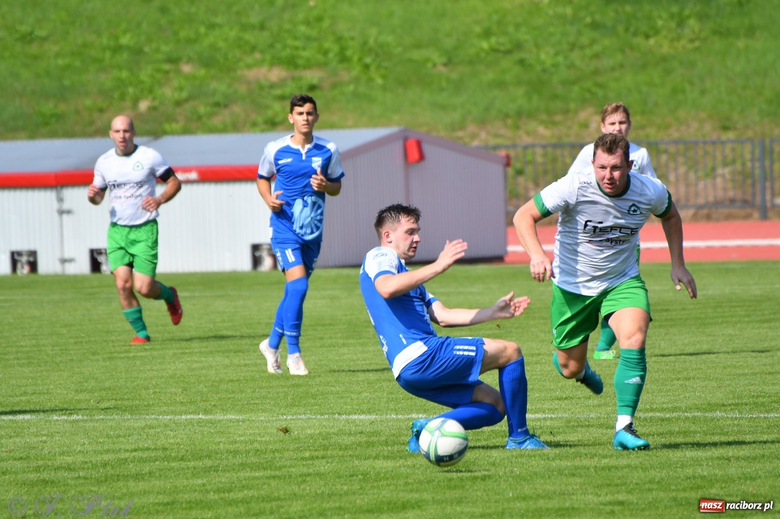 Zdjęcie w galerii na portalu naszraciborz.pl: Unia Racibórz przyćmiła Gwiazdę ze Skrzyszowa [FOTO] wiadomości z regionu