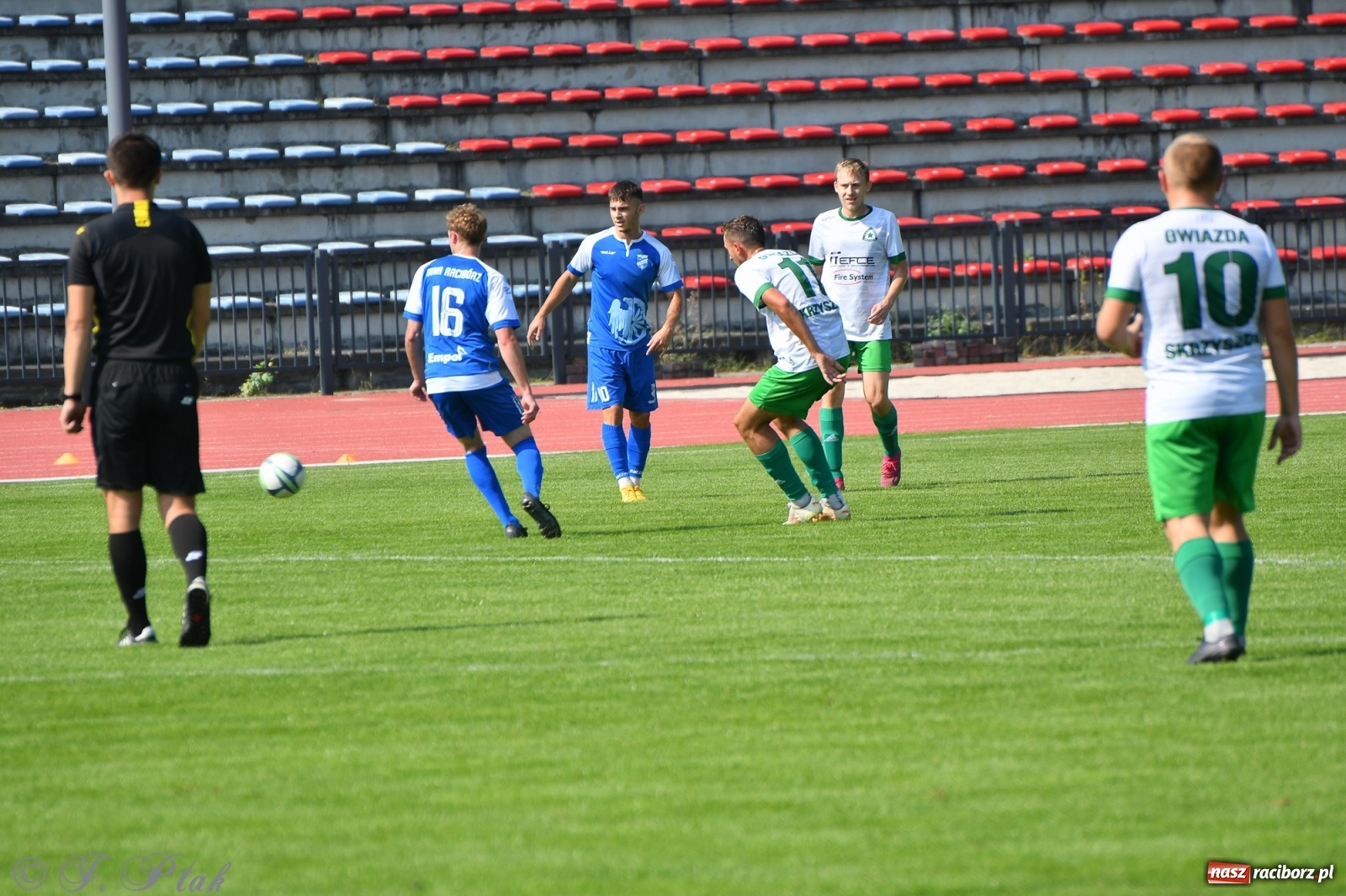 Zdjęcie w galerii na portalu naszraciborz.pl: Unia Racibórz przyćmiła Gwiazdę ze Skrzyszowa [FOTO] wiadomości z regionu