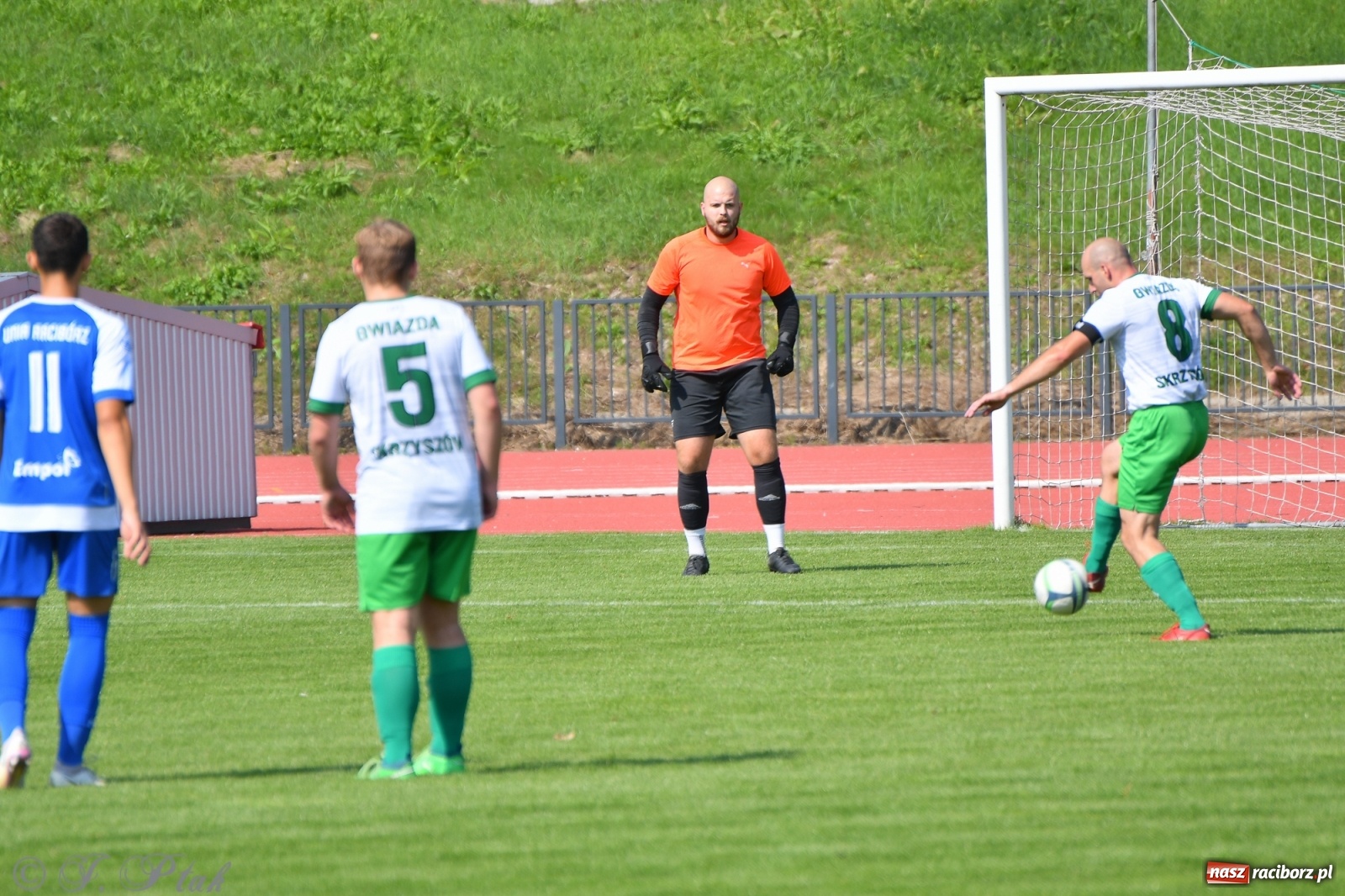 Zdjęcie w galerii na portalu naszraciborz.pl: Unia Racibórz przyćmiła Gwiazdę ze Skrzyszowa [FOTO] wiadomości z regionu