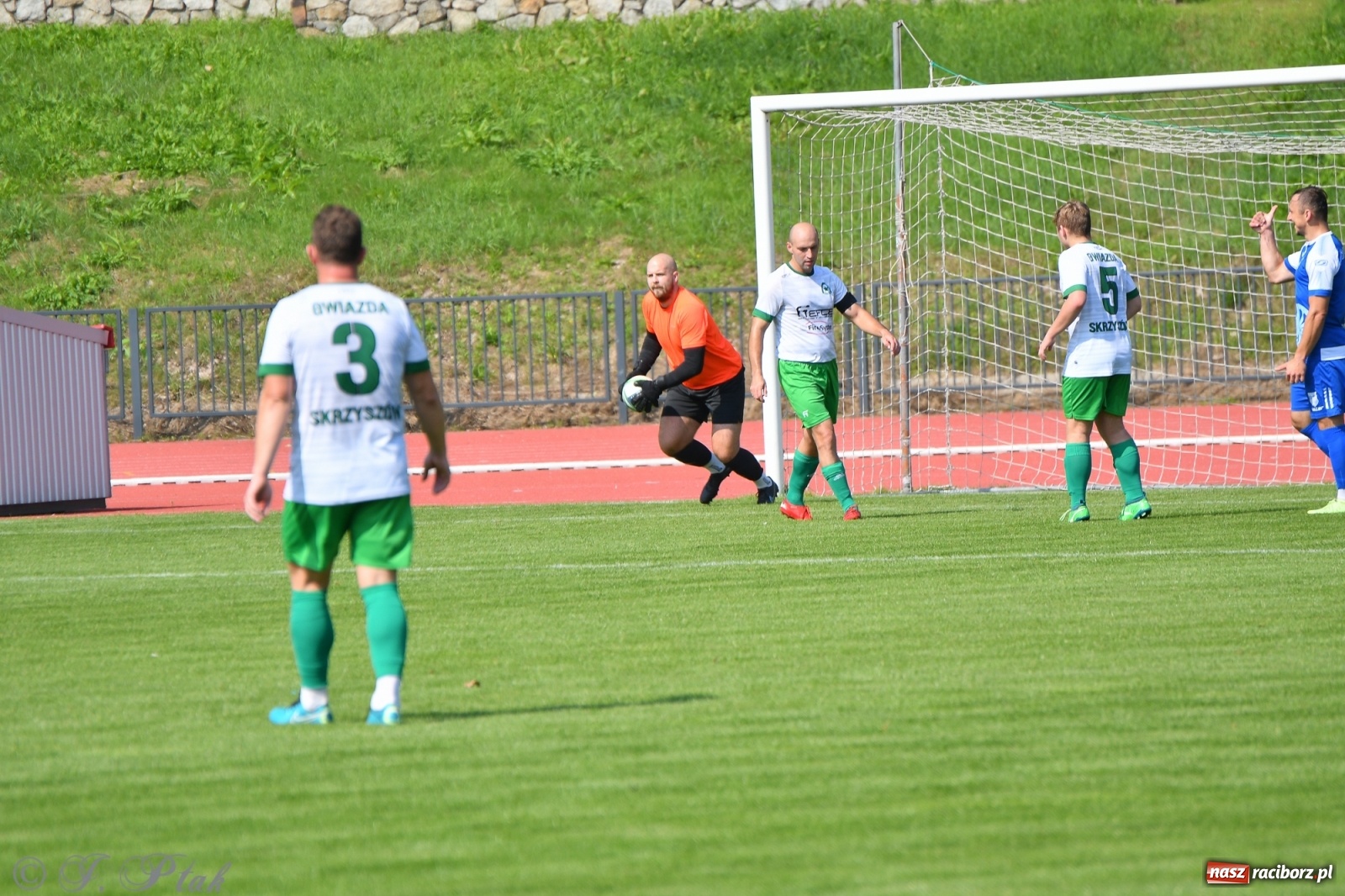 Zdjęcie w galerii na portalu naszraciborz.pl: Unia Racibórz przyćmiła Gwiazdę ze Skrzyszowa [FOTO] wiadomości z regionu