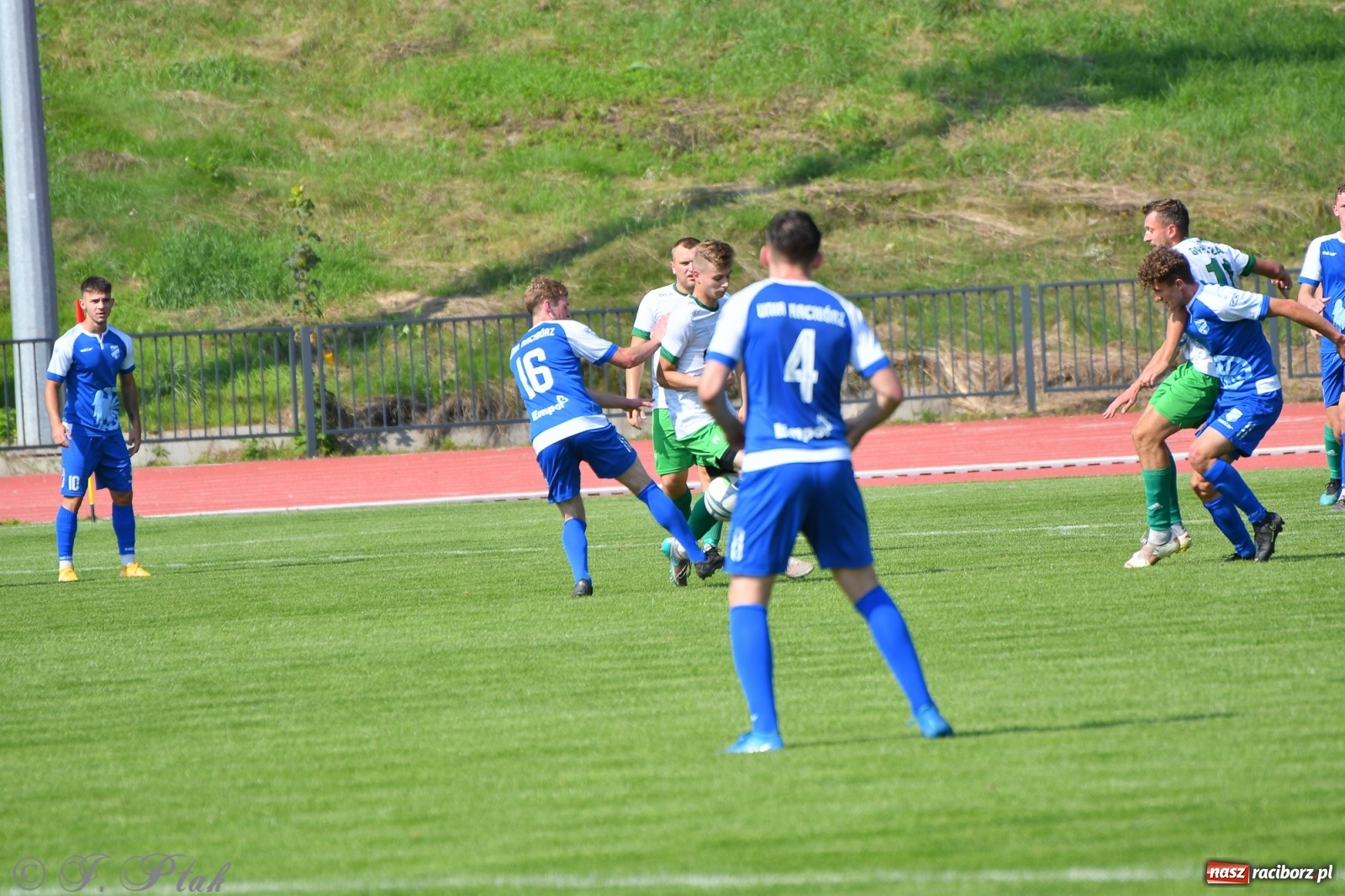 Zdjęcie w galerii na portalu naszraciborz.pl: Unia Racibórz przyćmiła Gwiazdę ze Skrzyszowa [FOTO] wiadomości z regionu