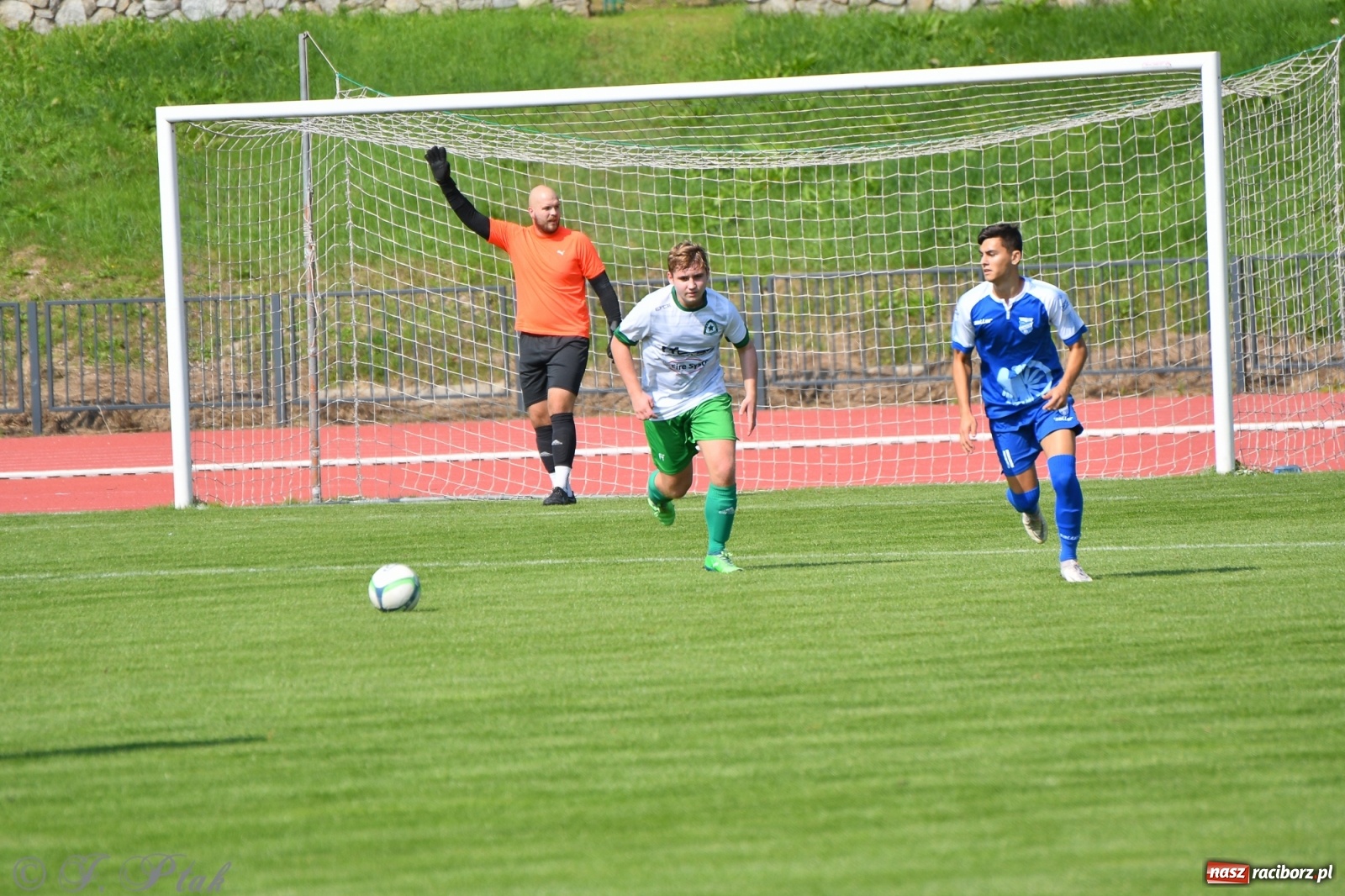 Zdjęcie w galerii na portalu naszraciborz.pl: Unia Racibórz przyćmiła Gwiazdę ze Skrzyszowa [FOTO] wiadomości z regionu