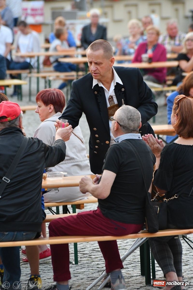 Zdjęcie w galerii na portalu naszraciborz.pl: Biesiada śląska na raciborskim zamku [FOTO i WIDEO] wiadomości z regionu