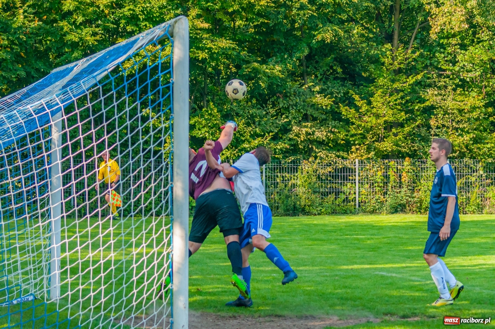 Zdjęcie w galerii na portalu naszraciborz.pl: Derby Raciborza. Zabójcze pięć minut Markowic [FOTO] wiadomości z regionu