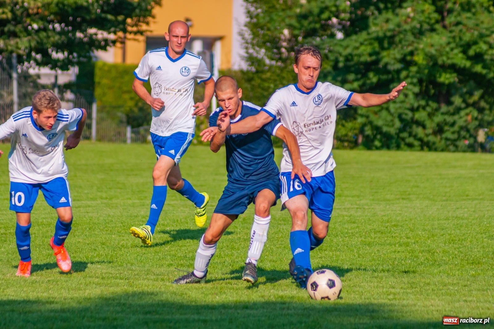 Zdjęcie w galerii na portalu naszraciborz.pl: Derby Raciborza. Zabójcze pięć minut Markowic [FOTO] wiadomości z regionu