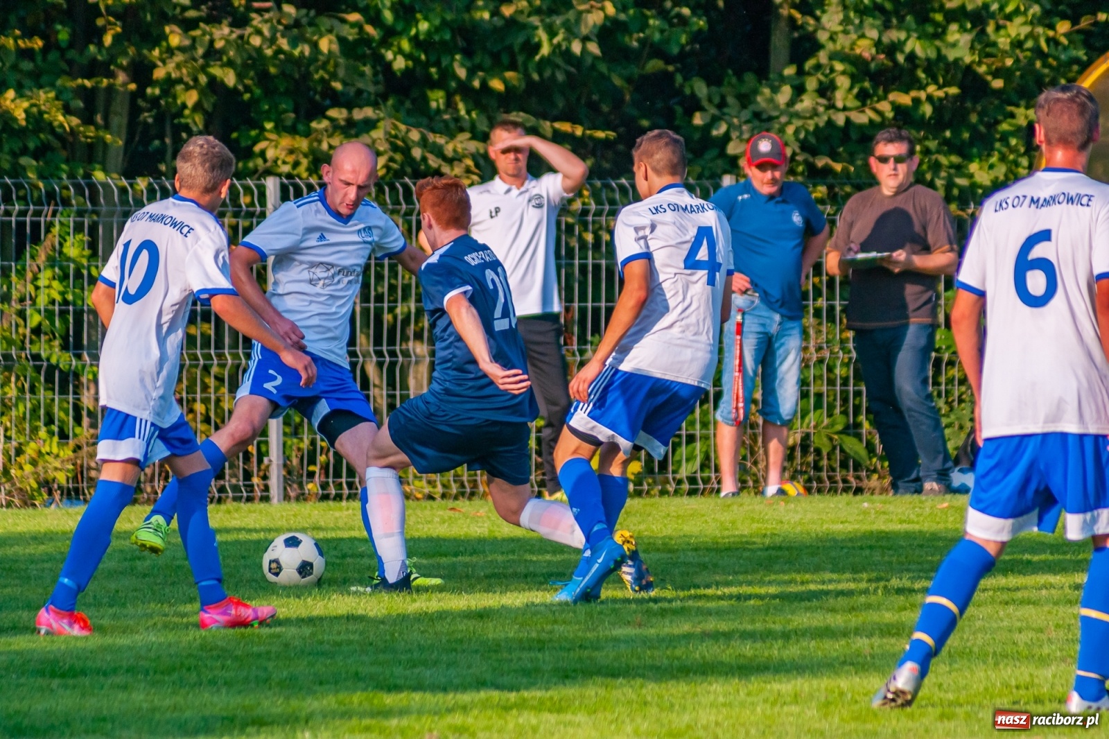 Zdjęcie w galerii na portalu naszraciborz.pl: Derby Raciborza. Zabójcze pięć minut Markowic [FOTO] wiadomości z regionu
