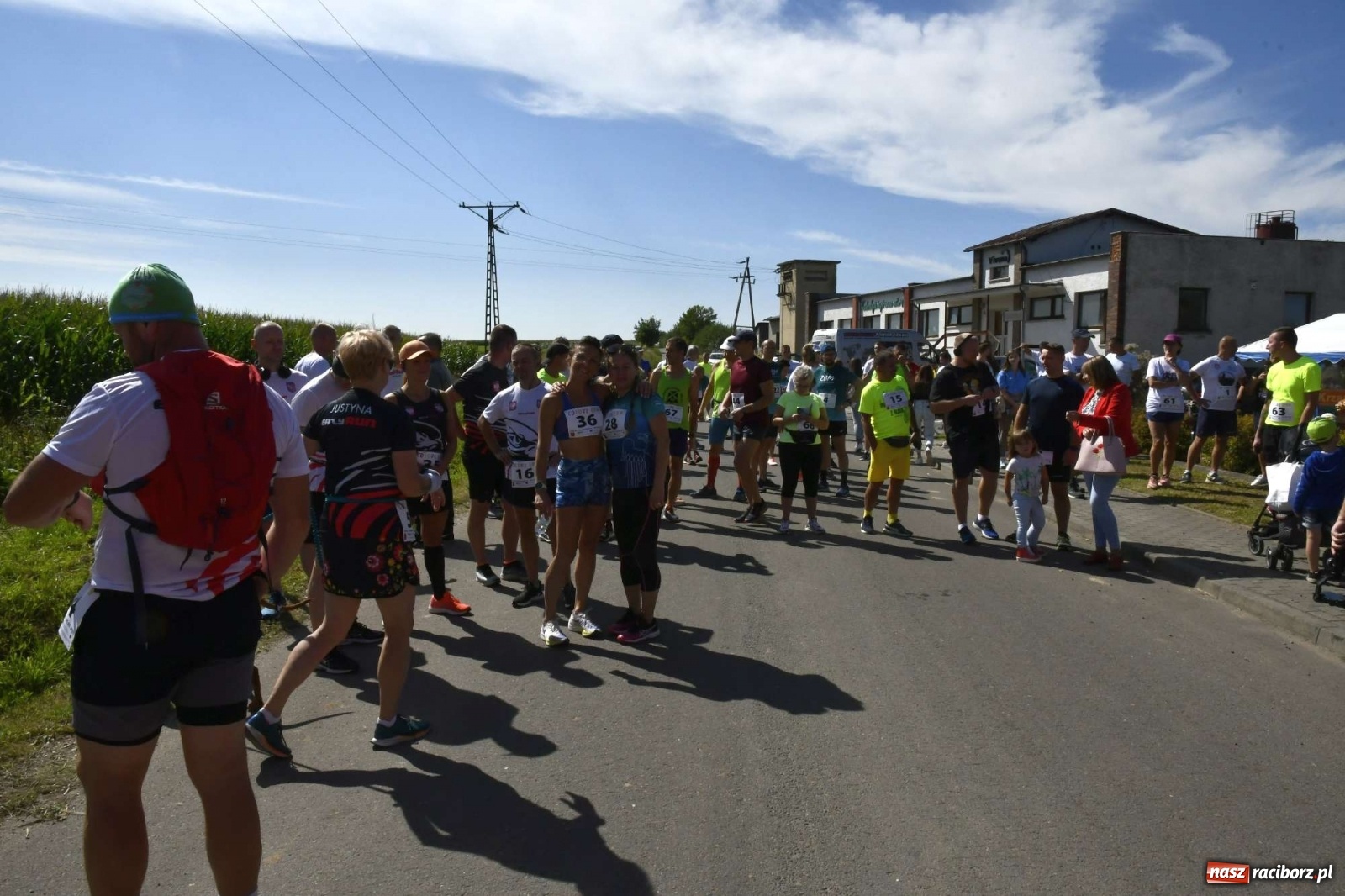 Zdjęcie w galerii na portalu naszraciborz.pl: Colour Run w pełnym słońcu w Krzanowicach [FOTO i WIDEO] wiadomości z regionu
