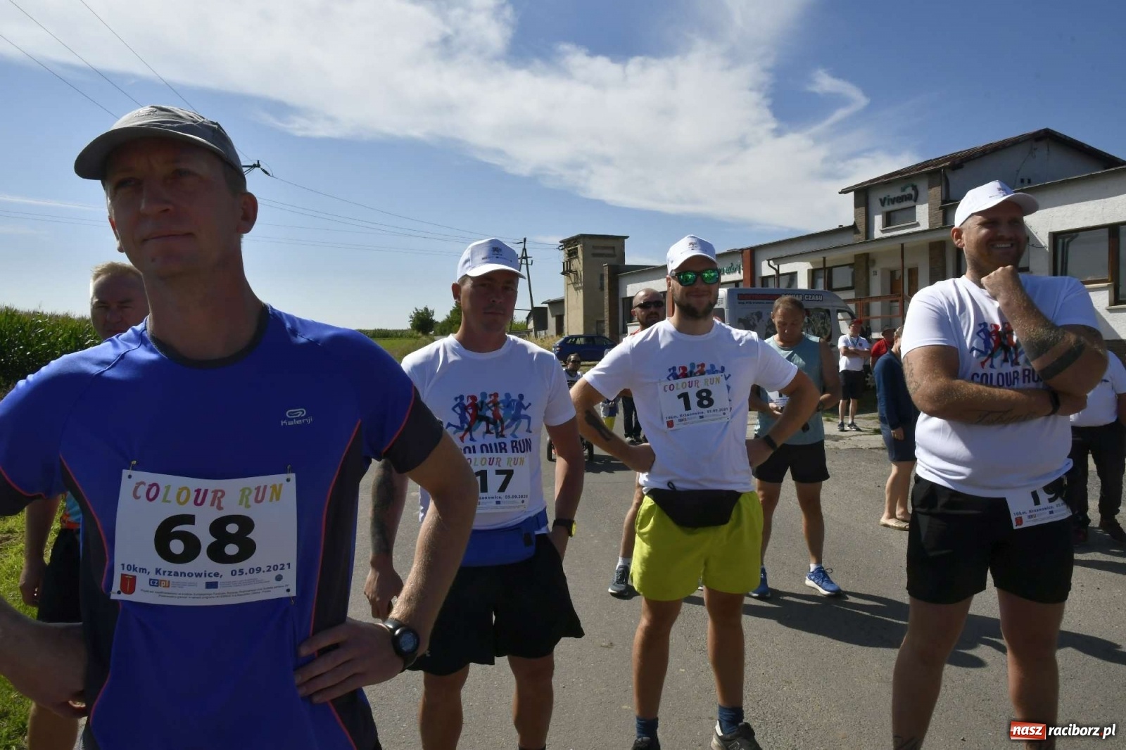 Zdjęcie w galerii na portalu naszraciborz.pl: Colour Run w pełnym słońcu w Krzanowicach [FOTO i WIDEO] wiadomości z regionu