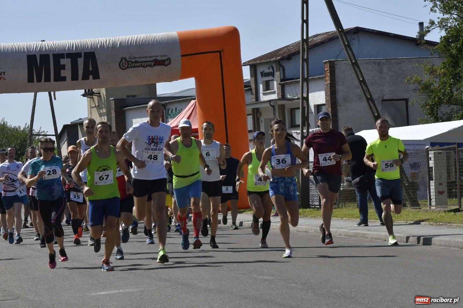 Zdjęcie w galerii na portalu naszraciborz.pl: Colour Run w pełnym słońcu w Krzanowicach [FOTO i WIDEO] wiadomości z regionu