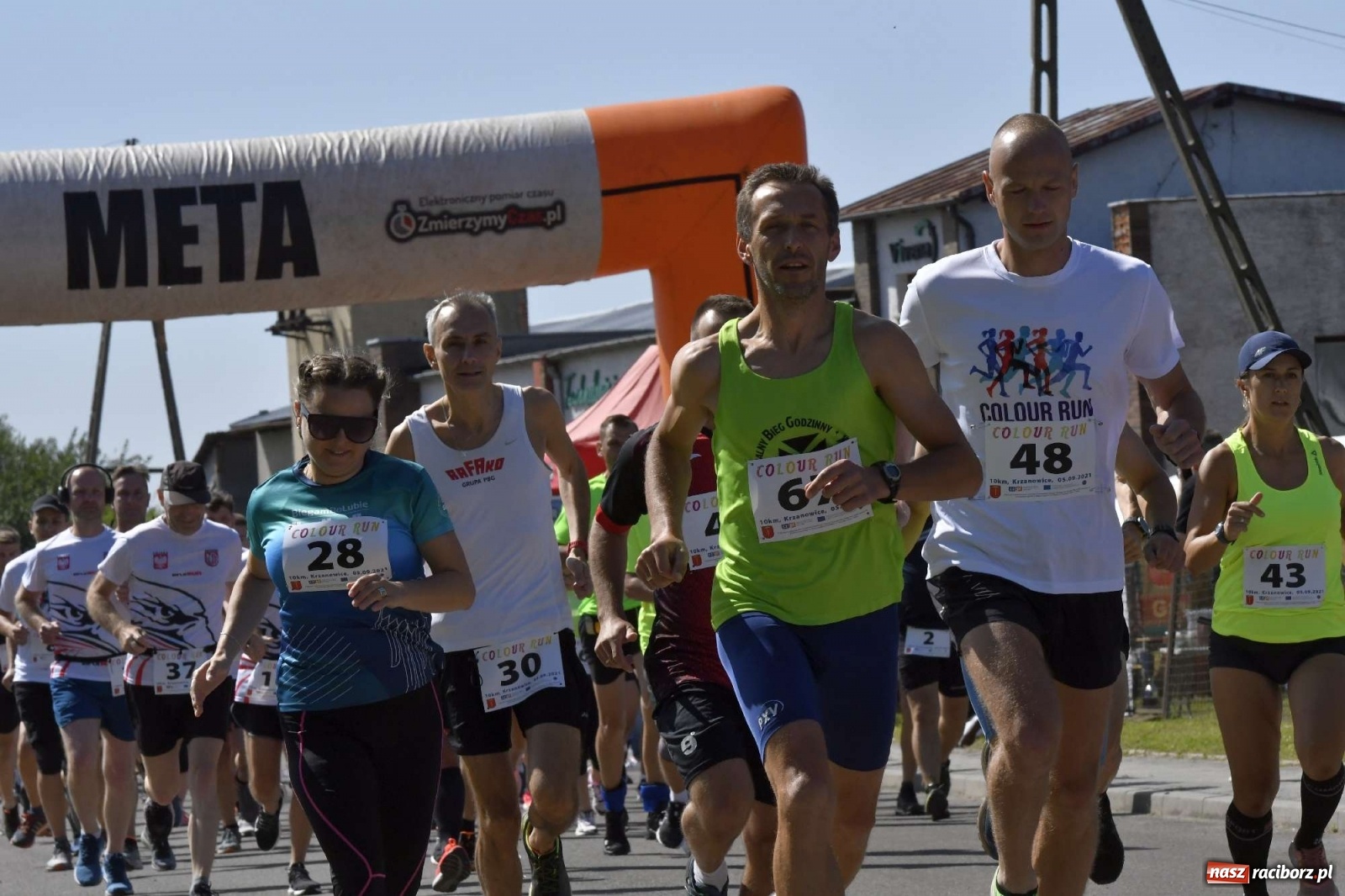Zdjęcie w galerii na portalu naszraciborz.pl: Colour Run w pełnym słońcu w Krzanowicach [FOTO i WIDEO] wiadomości z regionu
