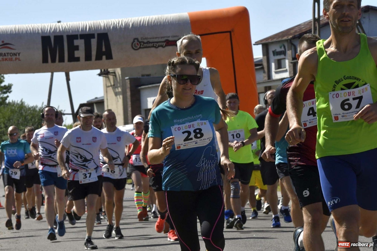 Zdjęcie w galerii na portalu naszraciborz.pl: Colour Run w pełnym słońcu w Krzanowicach [FOTO i WIDEO] wiadomości z regionu