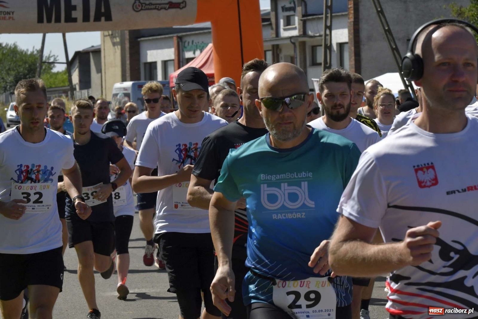 Zdjęcie w galerii na portalu naszraciborz.pl: Colour Run w pełnym słońcu w Krzanowicach [FOTO i WIDEO] wiadomości z regionu