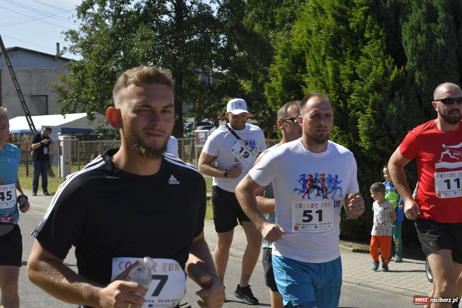 Zdjęcie w galerii na portalu naszraciborz.pl: Colour Run w pełnym słońcu w Krzanowicach [FOTO i WIDEO] wiadomości z regionu