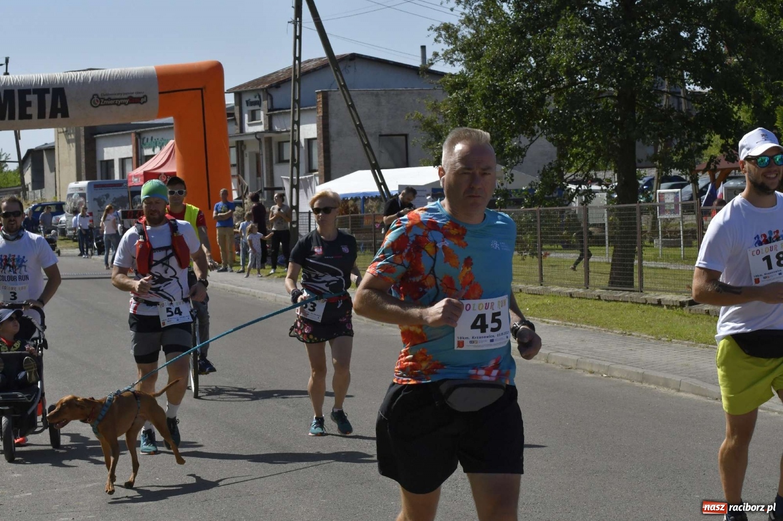 Zdjęcie w galerii na portalu naszraciborz.pl: Colour Run w pełnym słońcu w Krzanowicach [FOTO i WIDEO] wiadomości z regionu