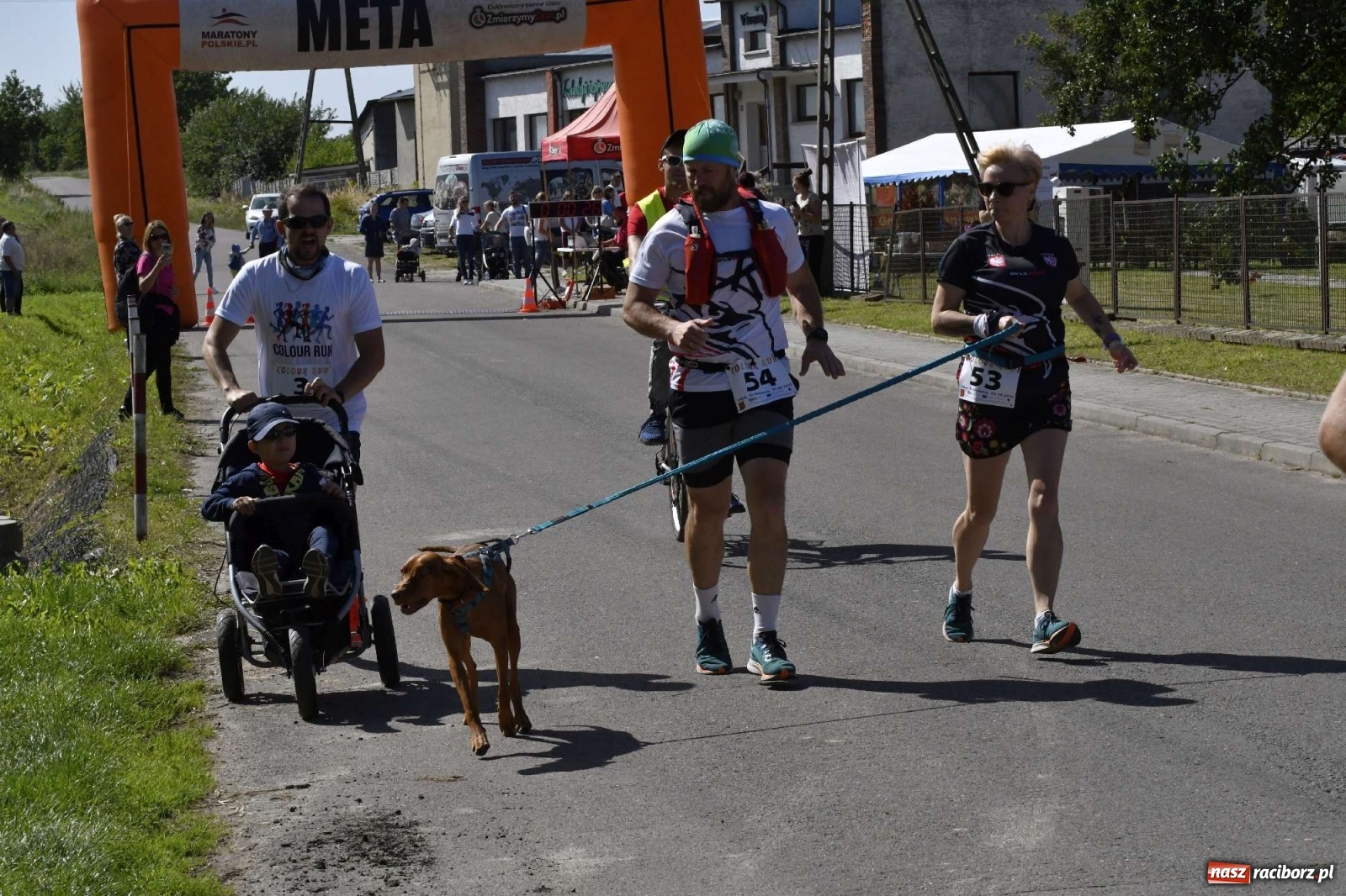 Zdjęcie w galerii na portalu naszraciborz.pl: Colour Run w pełnym słońcu w Krzanowicach [FOTO i WIDEO] wiadomości z regionu