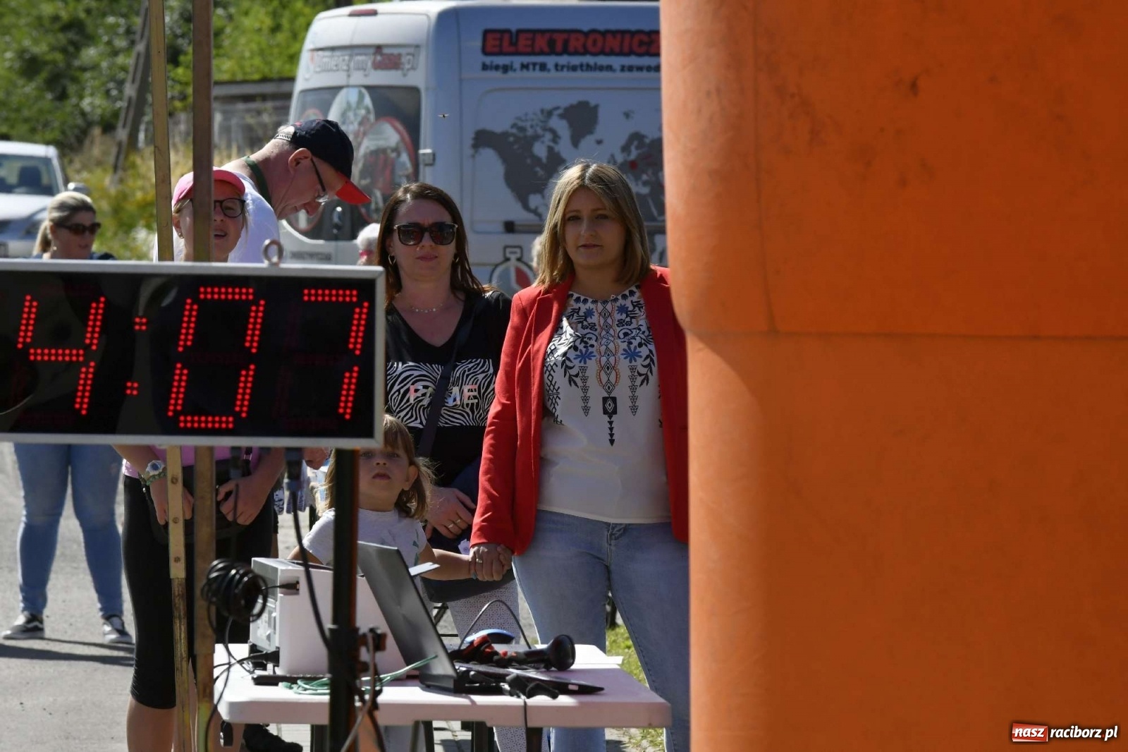 Zdjęcie w galerii na portalu naszraciborz.pl: Colour Run w pełnym słońcu w Krzanowicach [FOTO i WIDEO] wiadomości z regionu