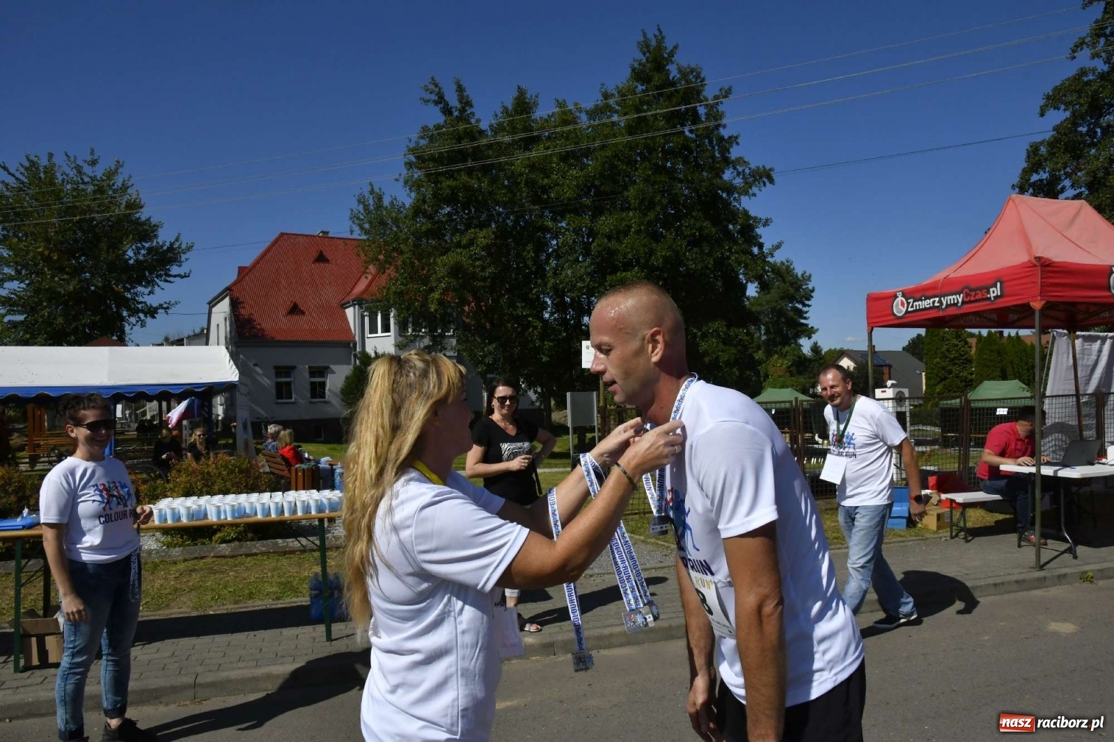 Zdjęcie w galerii na portalu naszraciborz.pl: Colour Run w pełnym słońcu w Krzanowicach [FOTO i WIDEO] wiadomości z regionu