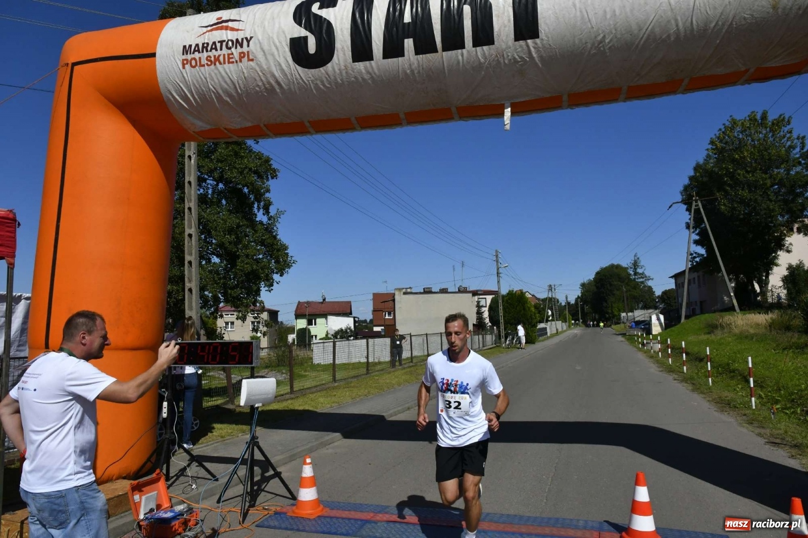 Zdjęcie w galerii na portalu naszraciborz.pl: Colour Run w pełnym słońcu w Krzanowicach [FOTO i WIDEO] wiadomości z regionu