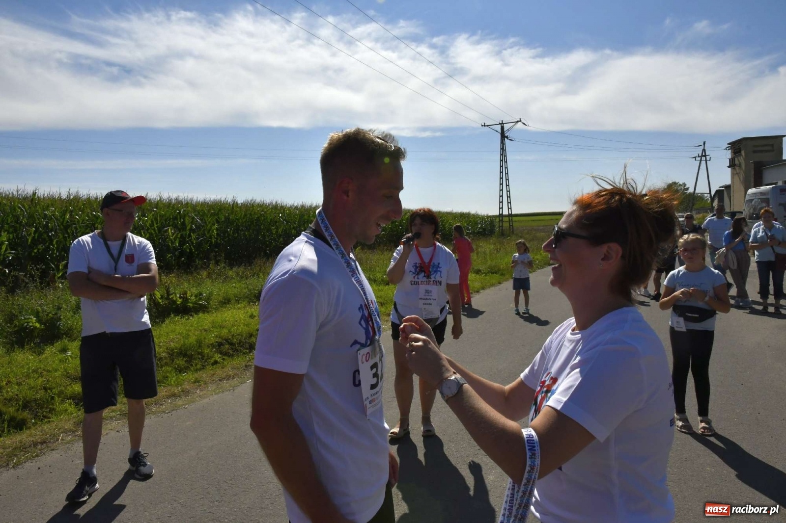 Zdjęcie w galerii na portalu naszraciborz.pl: Colour Run w pełnym słońcu w Krzanowicach [FOTO i WIDEO] wiadomości z regionu