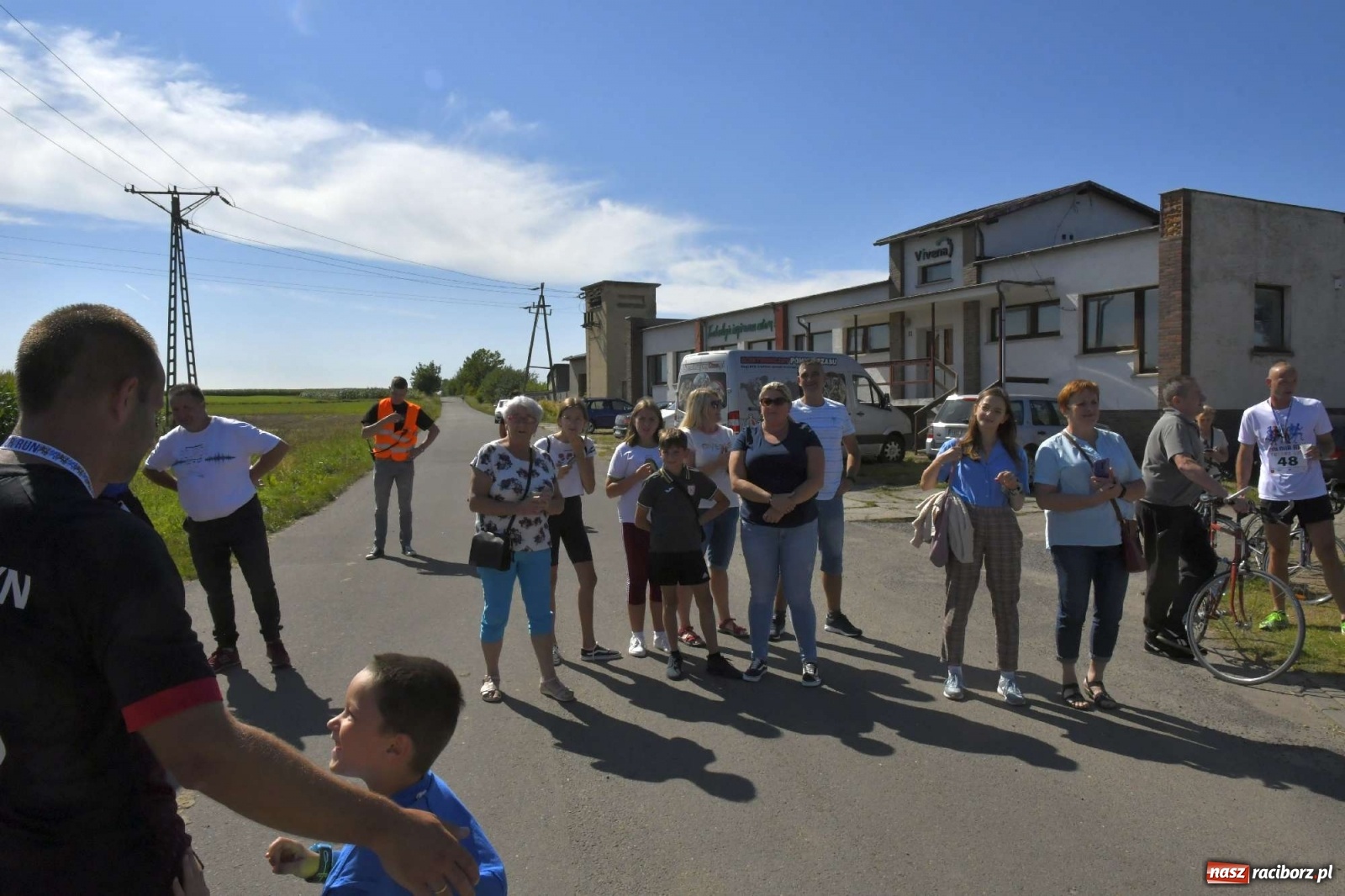 Zdjęcie w galerii na portalu naszraciborz.pl: Colour Run w pełnym słońcu w Krzanowicach [FOTO i WIDEO] wiadomości z regionu