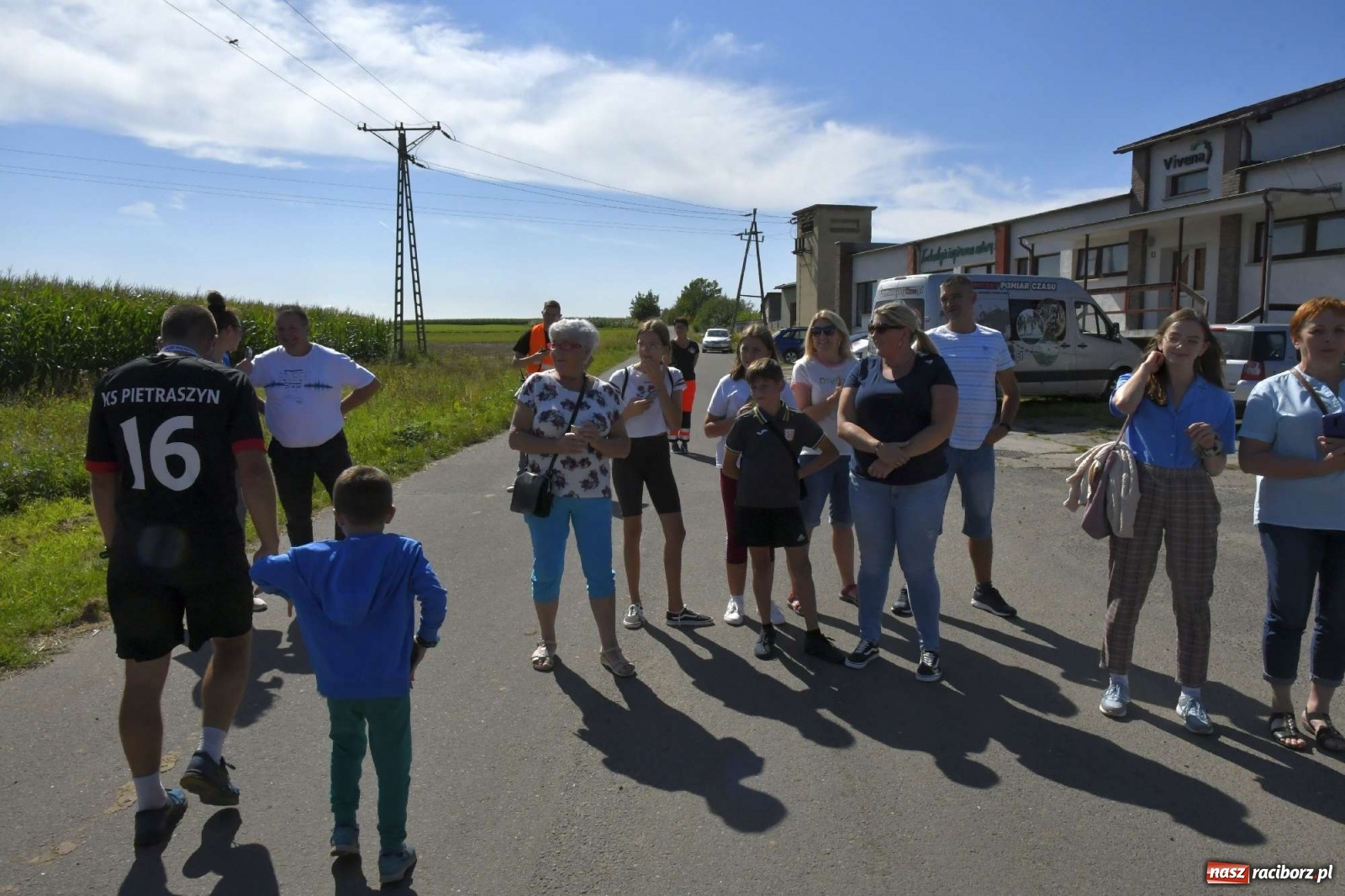 Zdjęcie w galerii na portalu naszraciborz.pl: Colour Run w pełnym słońcu w Krzanowicach [FOTO i WIDEO] wiadomości z regionu