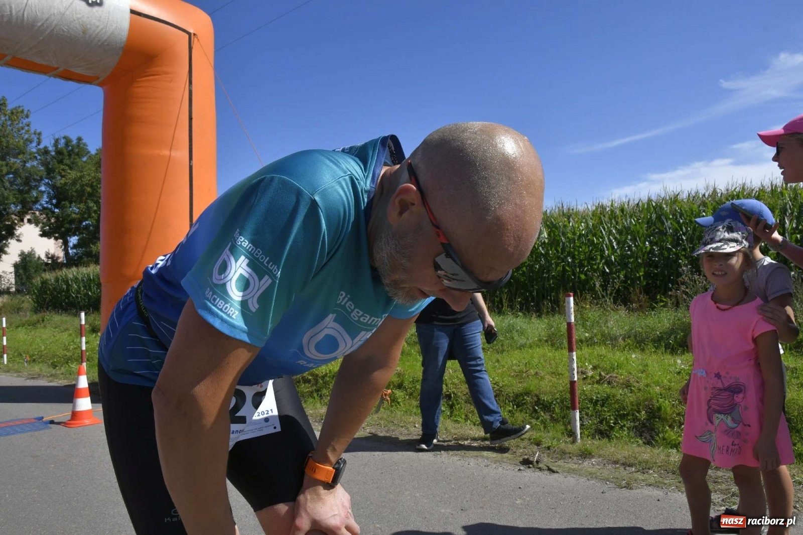 Zdjęcie w galerii na portalu naszraciborz.pl: Colour Run w pełnym słońcu w Krzanowicach [FOTO i WIDEO] wiadomości z regionu