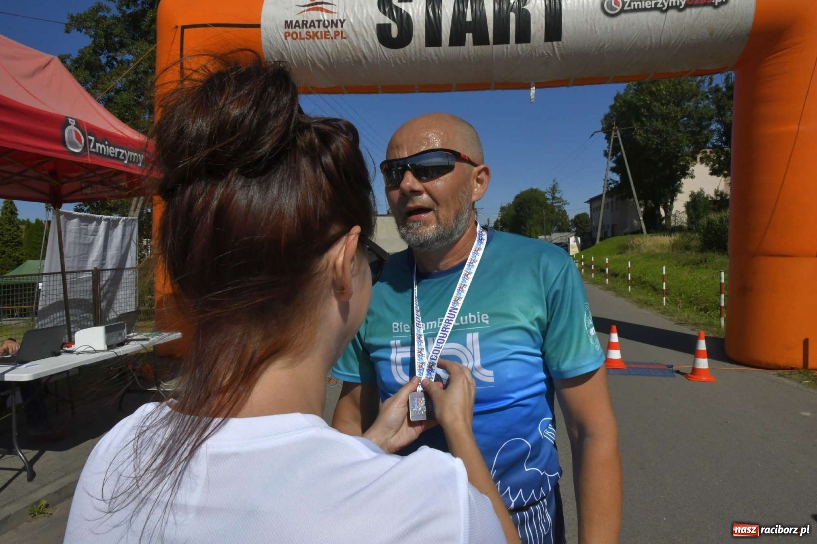 Zdjęcie w galerii na portalu naszraciborz.pl: Colour Run w pełnym słońcu w Krzanowicach [FOTO i WIDEO] wiadomości z regionu