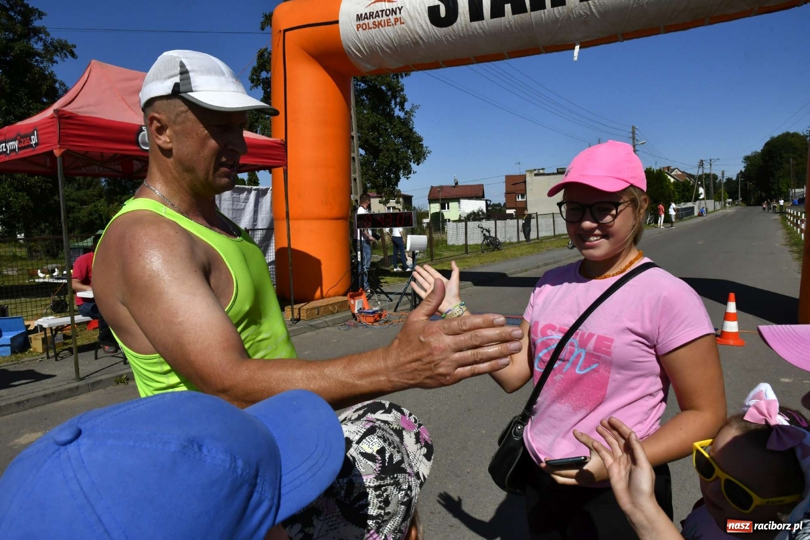 Zdjęcie w galerii na portalu naszraciborz.pl: Colour Run w pełnym słońcu w Krzanowicach [FOTO i WIDEO] wiadomości z regionu