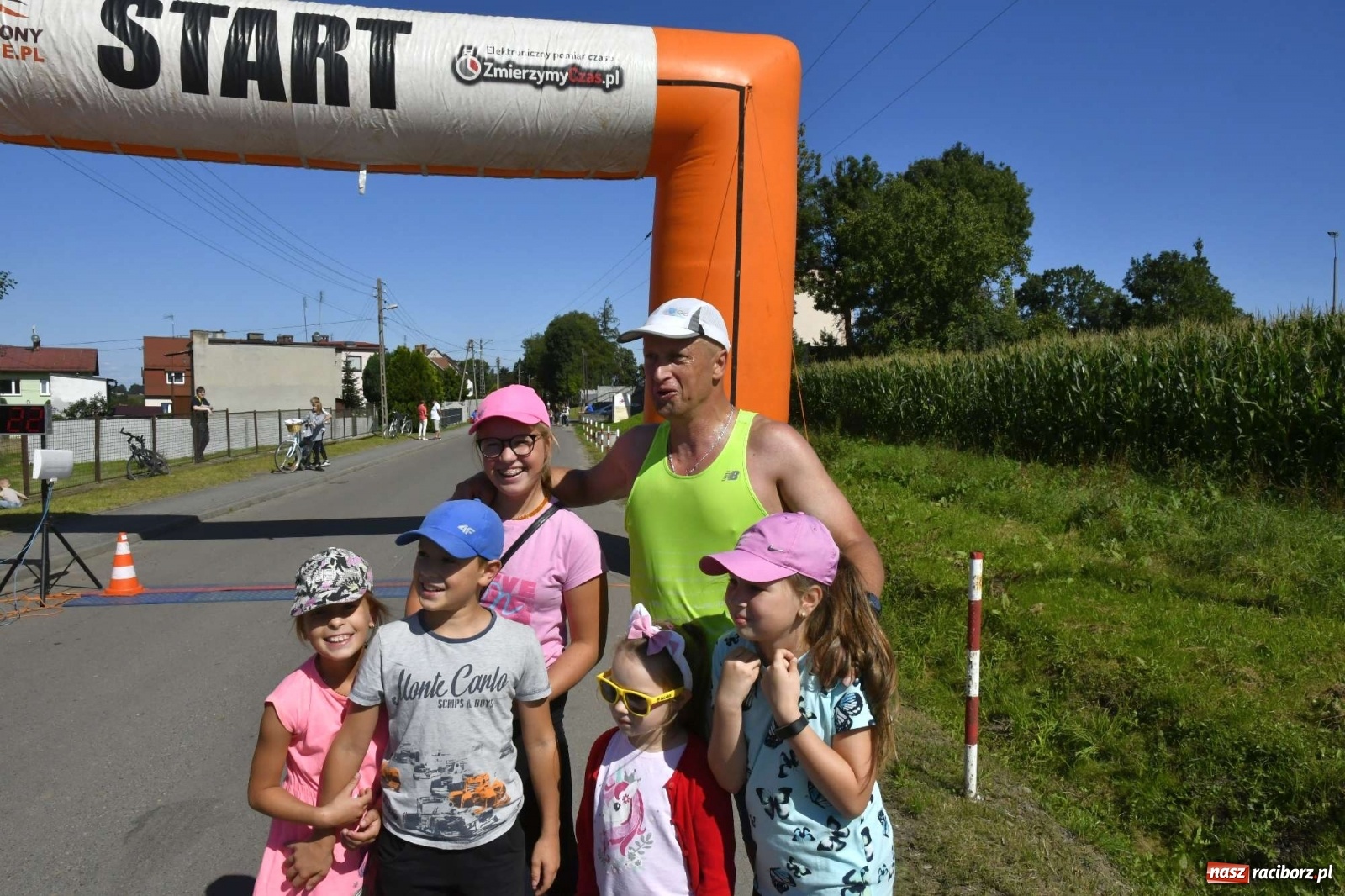 Zdjęcie w galerii na portalu naszraciborz.pl: Colour Run w pełnym słońcu w Krzanowicach [FOTO i WIDEO] wiadomości z regionu