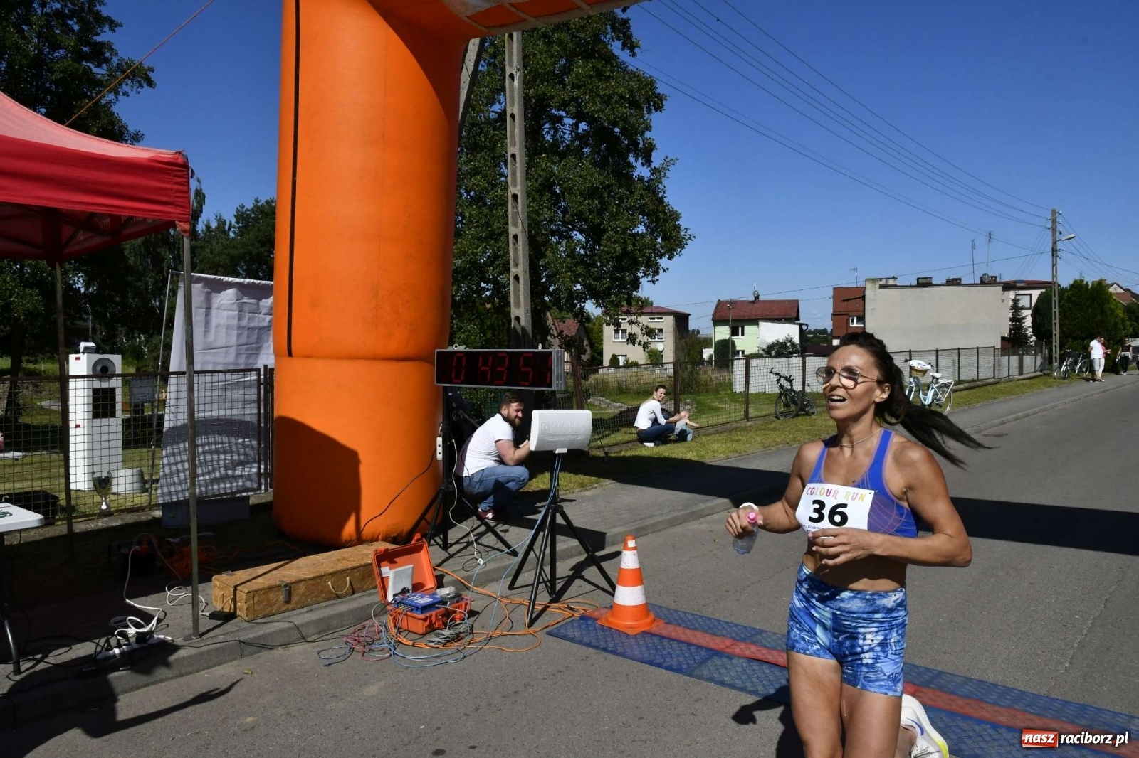 Zdjęcie w galerii na portalu naszraciborz.pl: Colour Run w pełnym słońcu w Krzanowicach [FOTO i WIDEO] wiadomości z regionu
