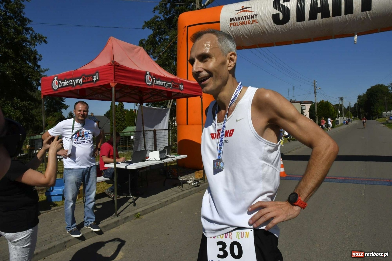 Zdjęcie w galerii na portalu naszraciborz.pl: Colour Run w pełnym słońcu w Krzanowicach [FOTO i WIDEO] wiadomości z regionu