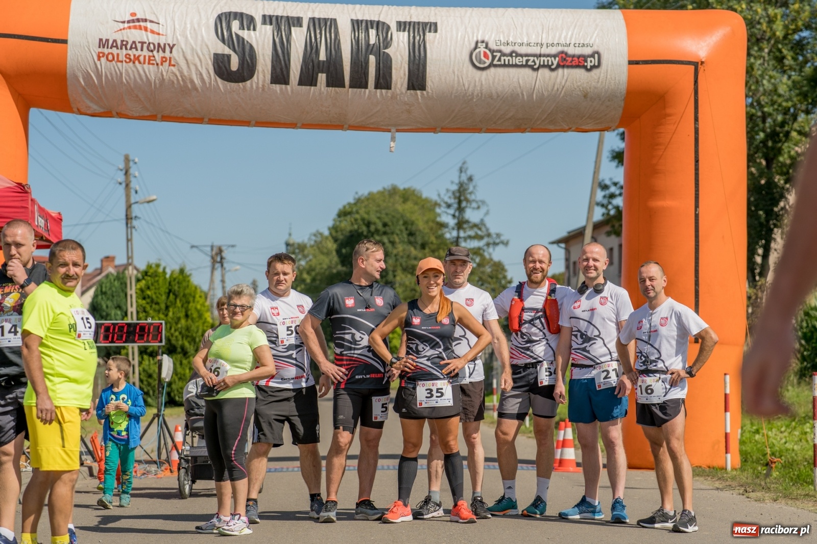 Zdjęcie w galerii na portalu naszraciborz.pl: Colour Run w pełnym słońcu w Krzanowicach [FOTO i WIDEO] wiadomości z regionu
