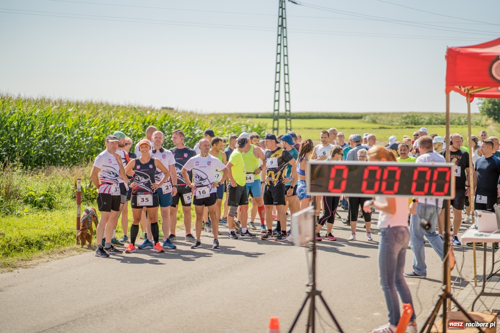 Zdjęcie w galerii na portalu naszraciborz.pl: Colour Run w pełnym słońcu w Krzanowicach [FOTO i WIDEO] wiadomości z regionu