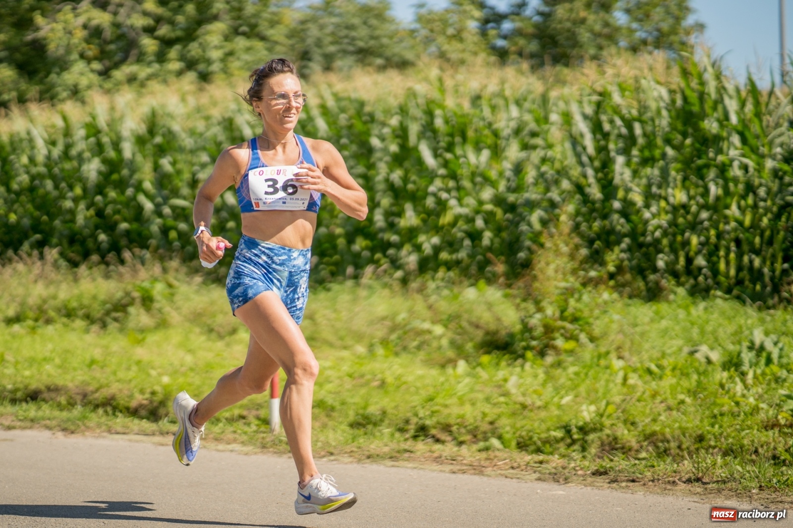 Zdjęcie w galerii na portalu naszraciborz.pl: Colour Run w pełnym słońcu w Krzanowicach [FOTO i WIDEO] wiadomości z regionu